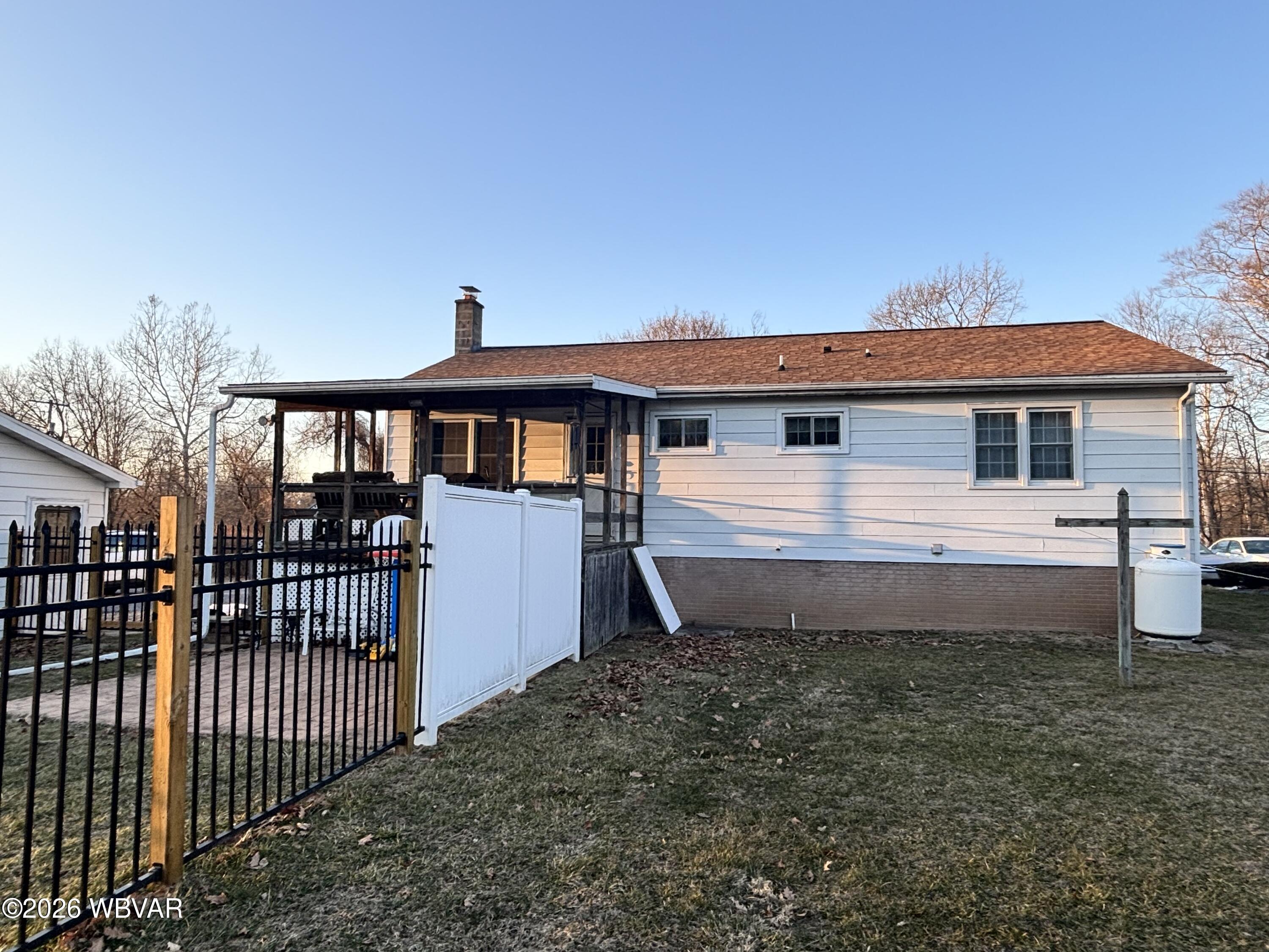 688 RT 442 HIGHWAY