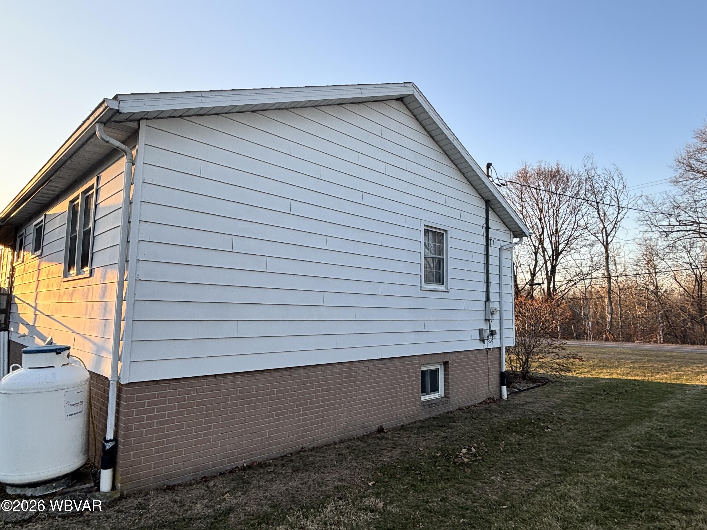 688 RT 442 HIGHWAY