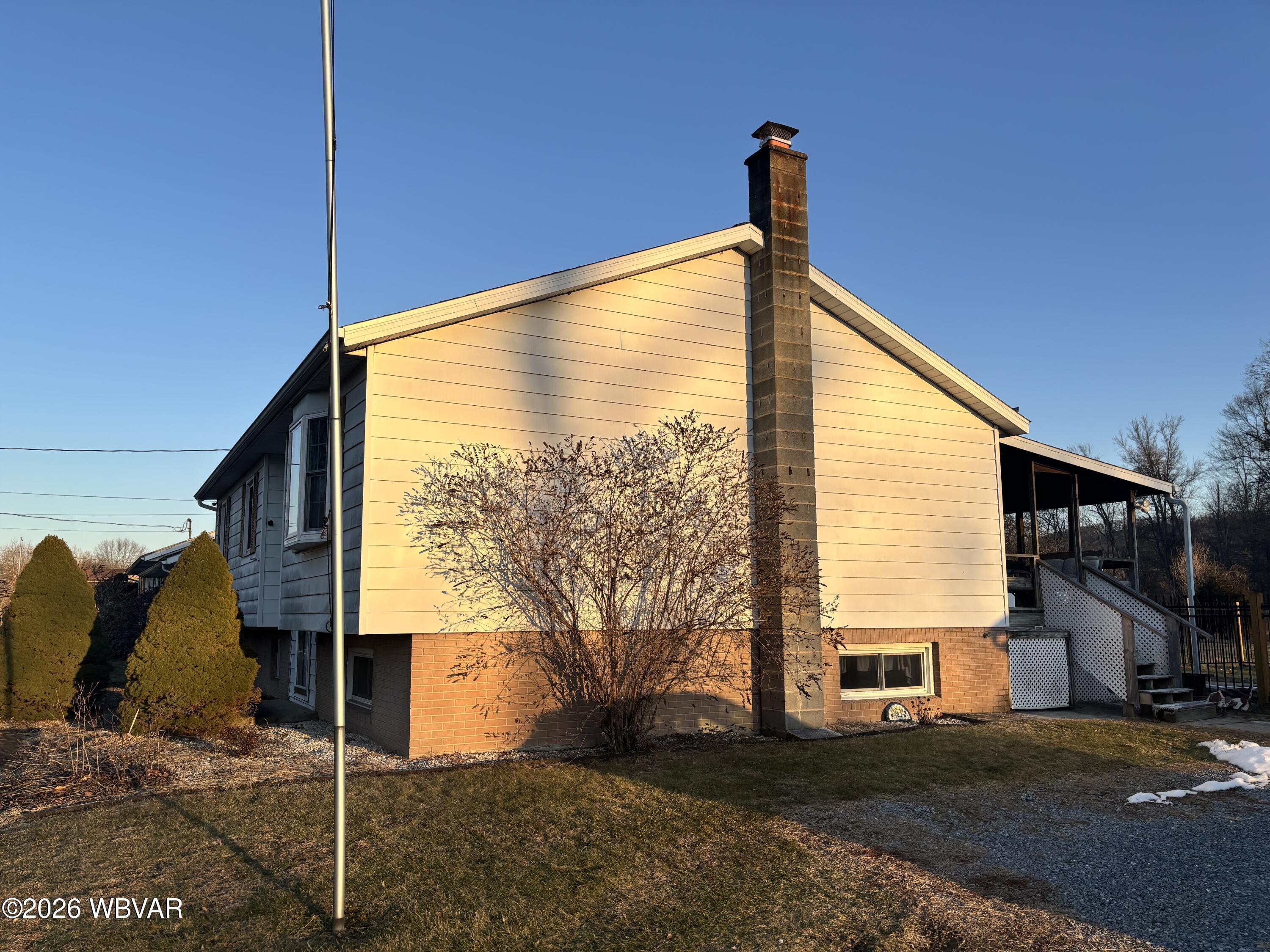 688 RT 442 HIGHWAY
