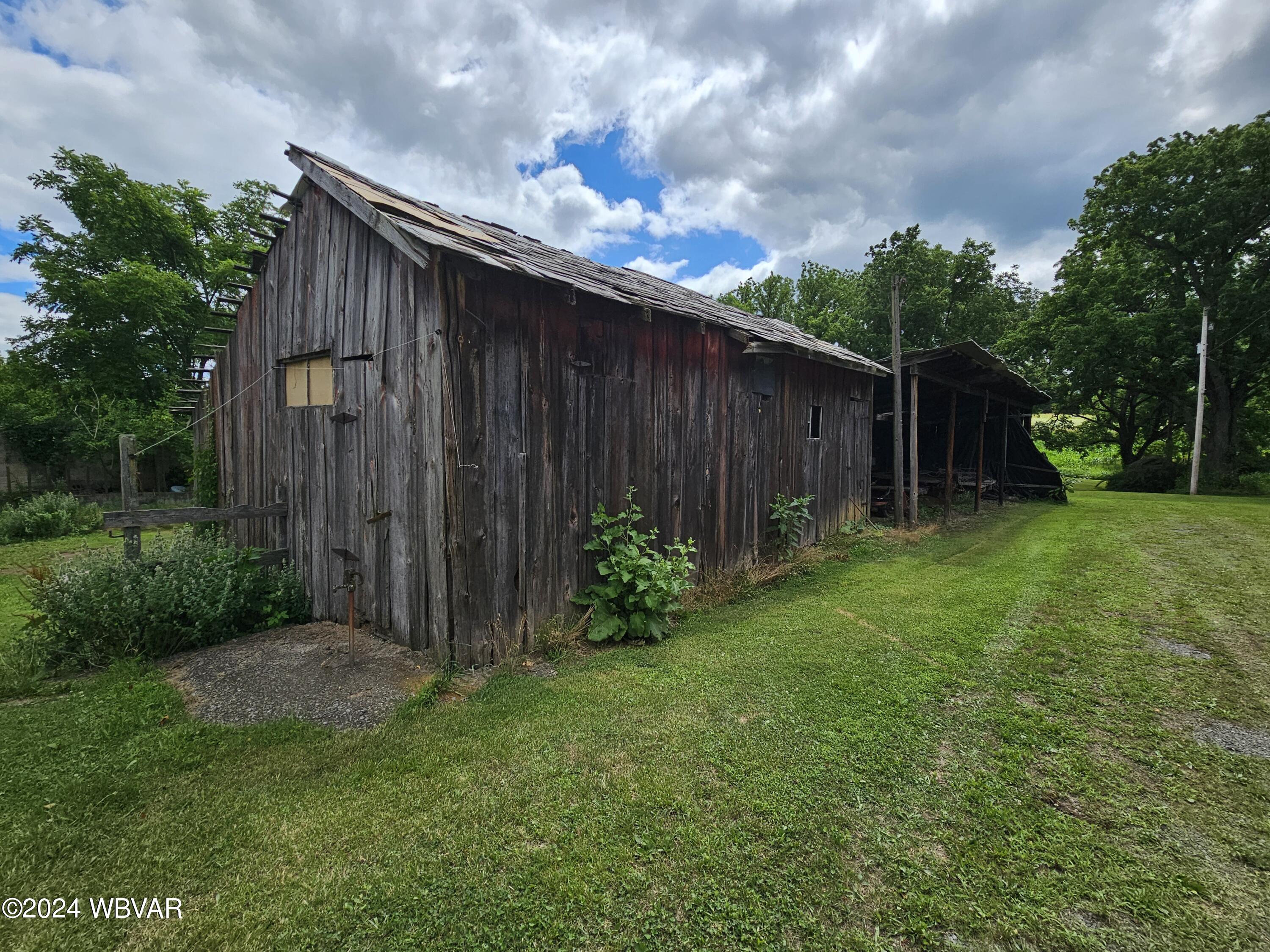 1560 FREDERICK DRIVE