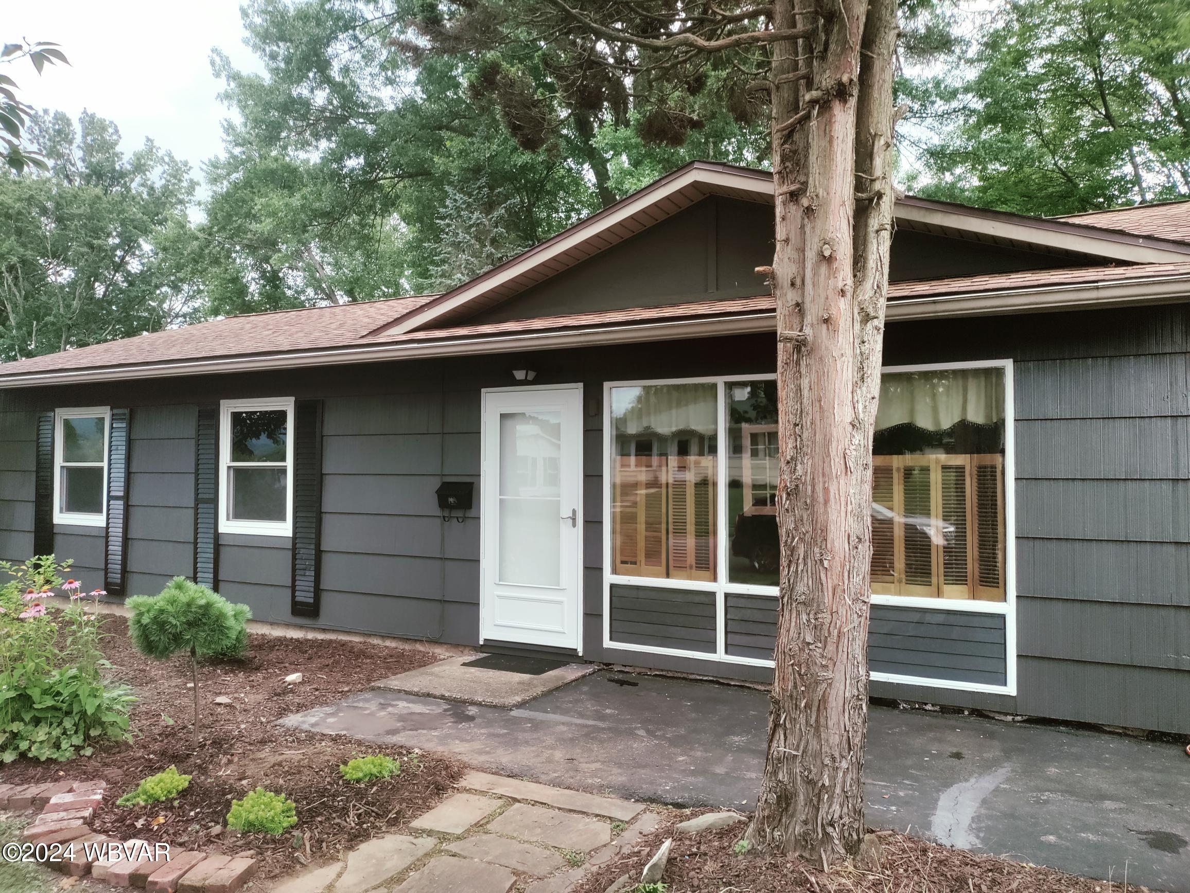 1609 ELWOOD ROAD