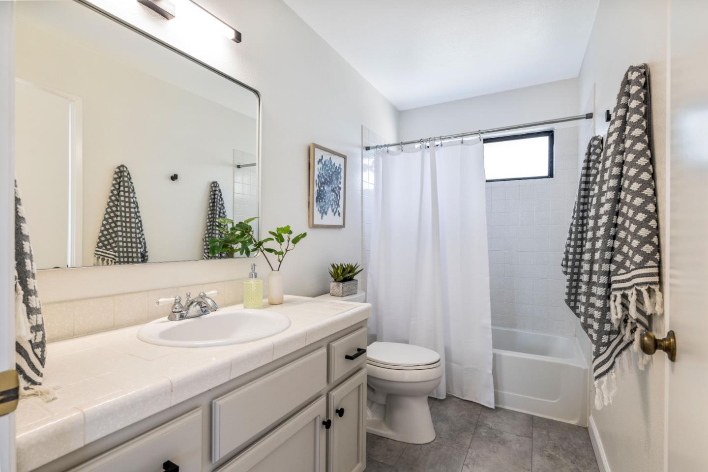 2217 Spencer CT