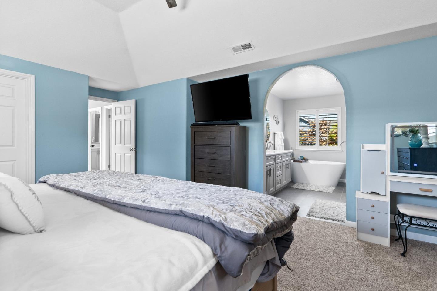 630 Cambria LN