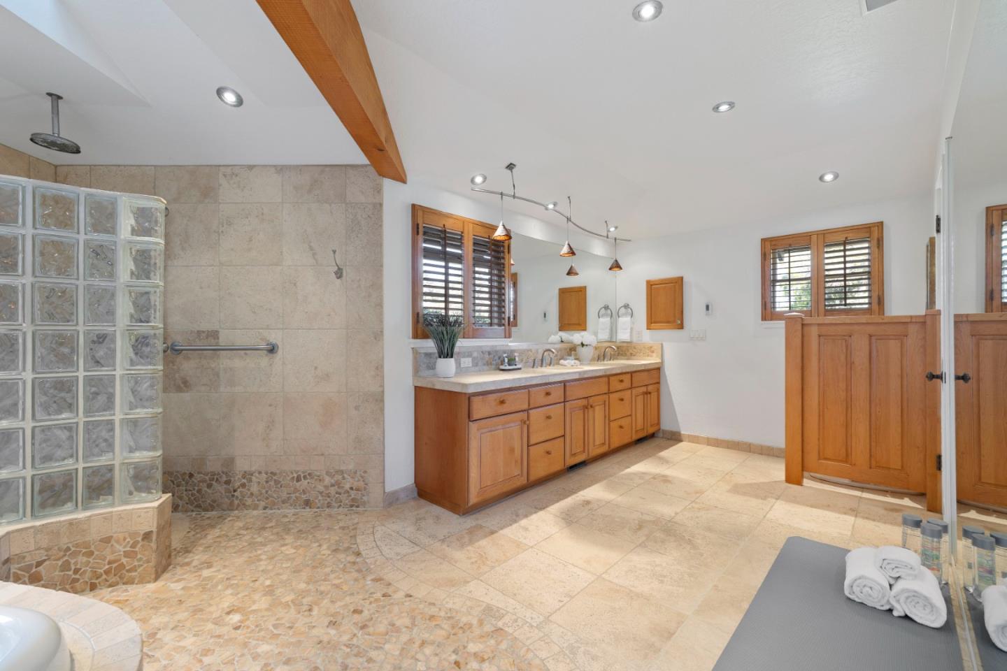 32 Pasatiempo DR