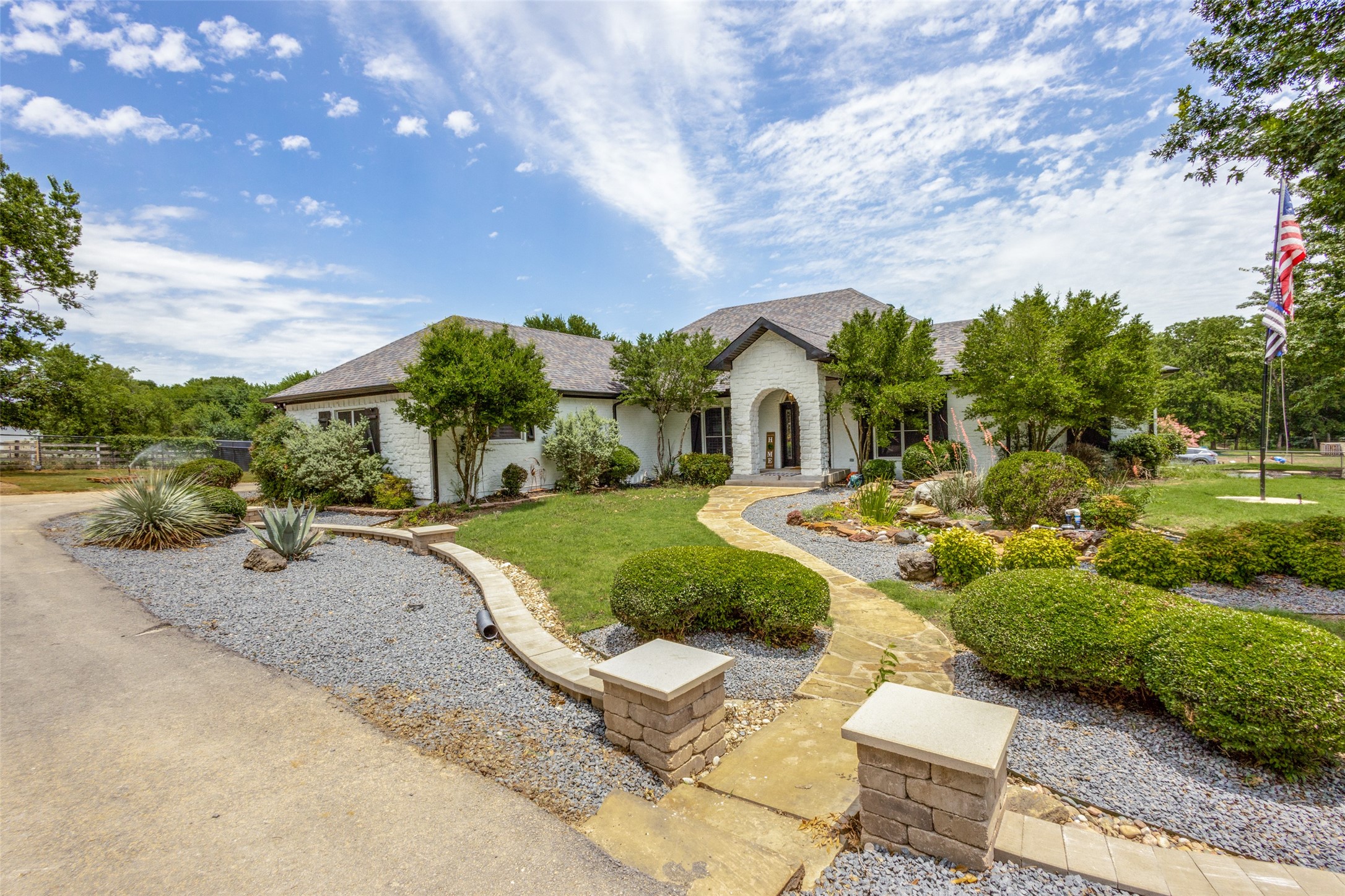 1525 S Bridgefarmer Road