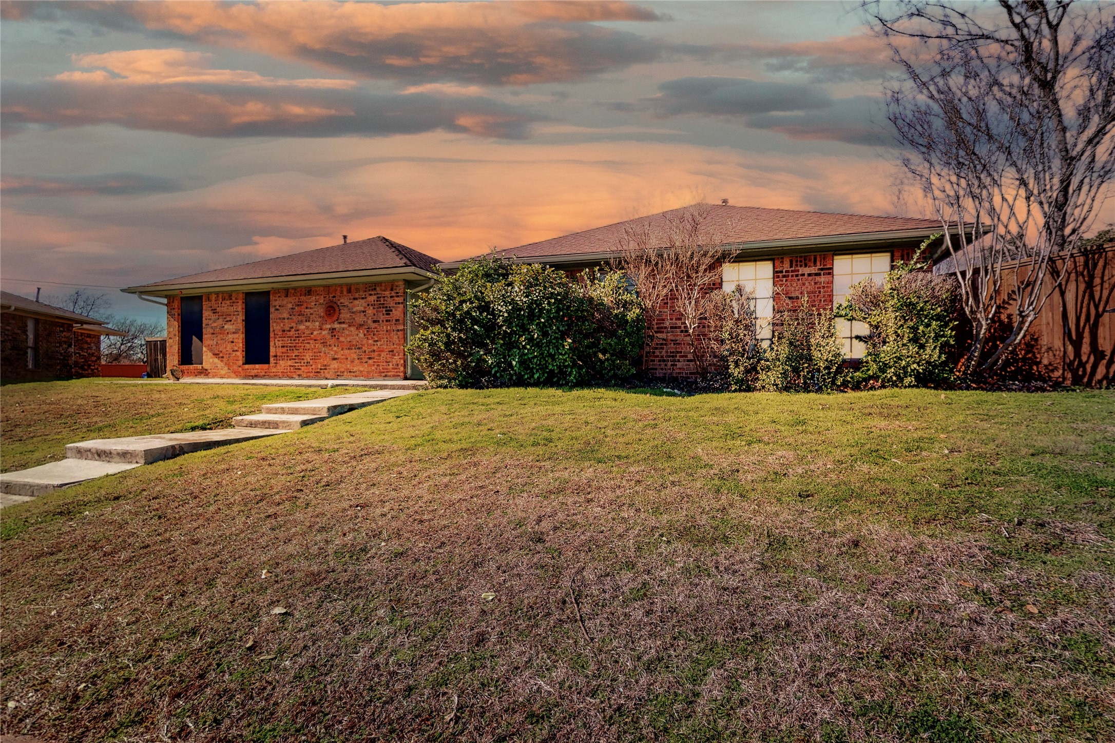 2229 Woodcreek