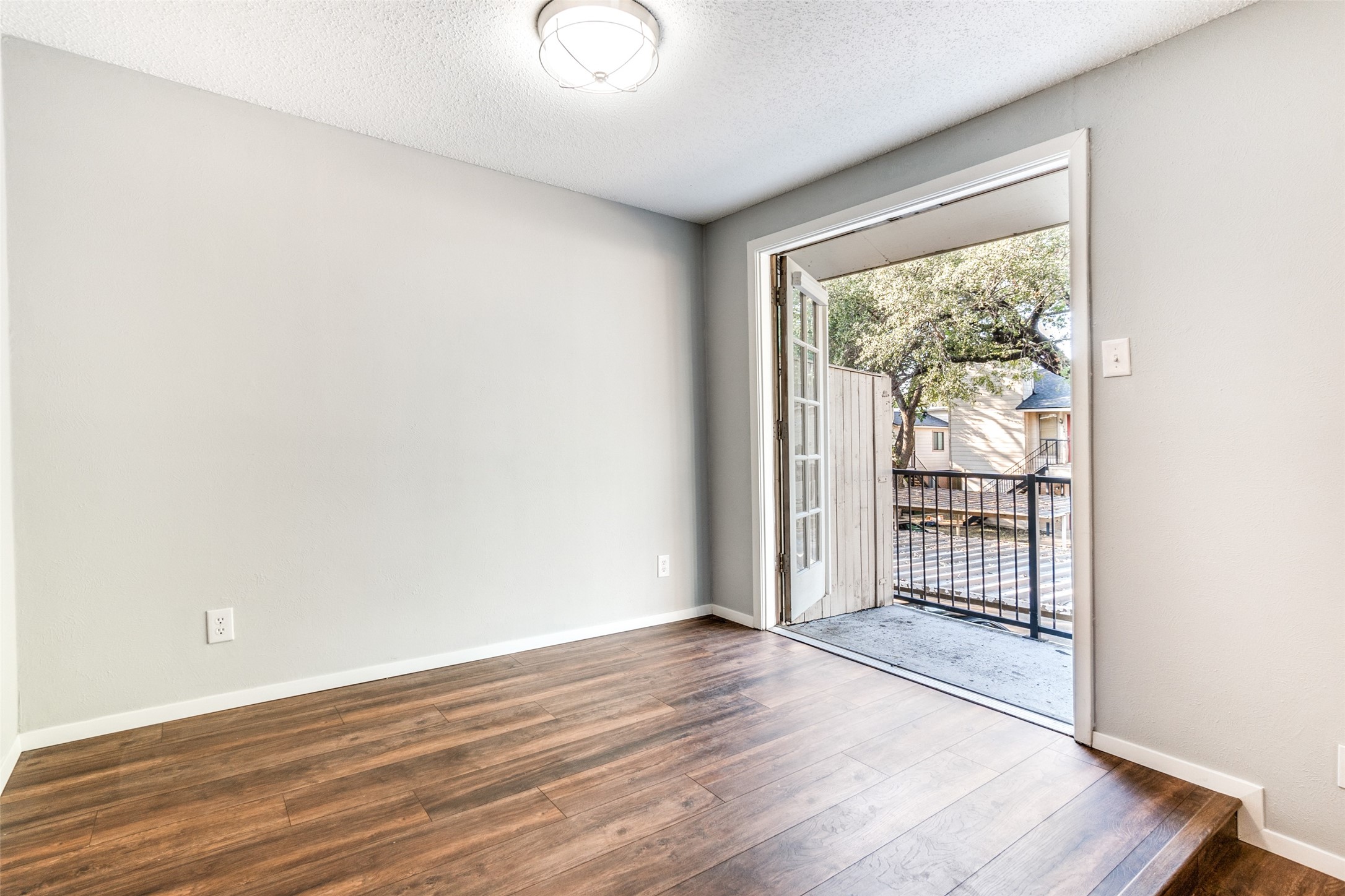 6646 E Lovers Lane 102