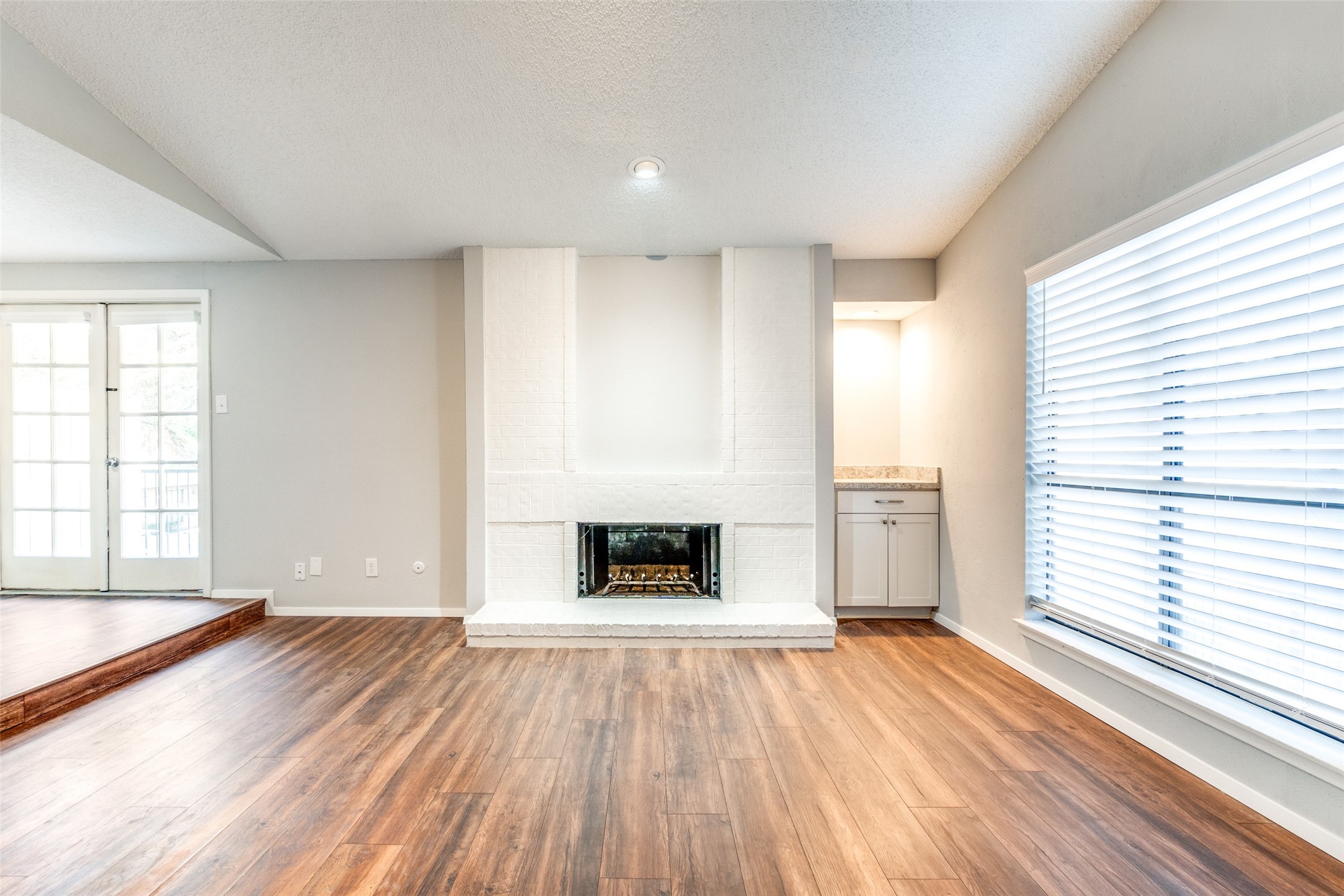 6646 E Lovers Lane 102