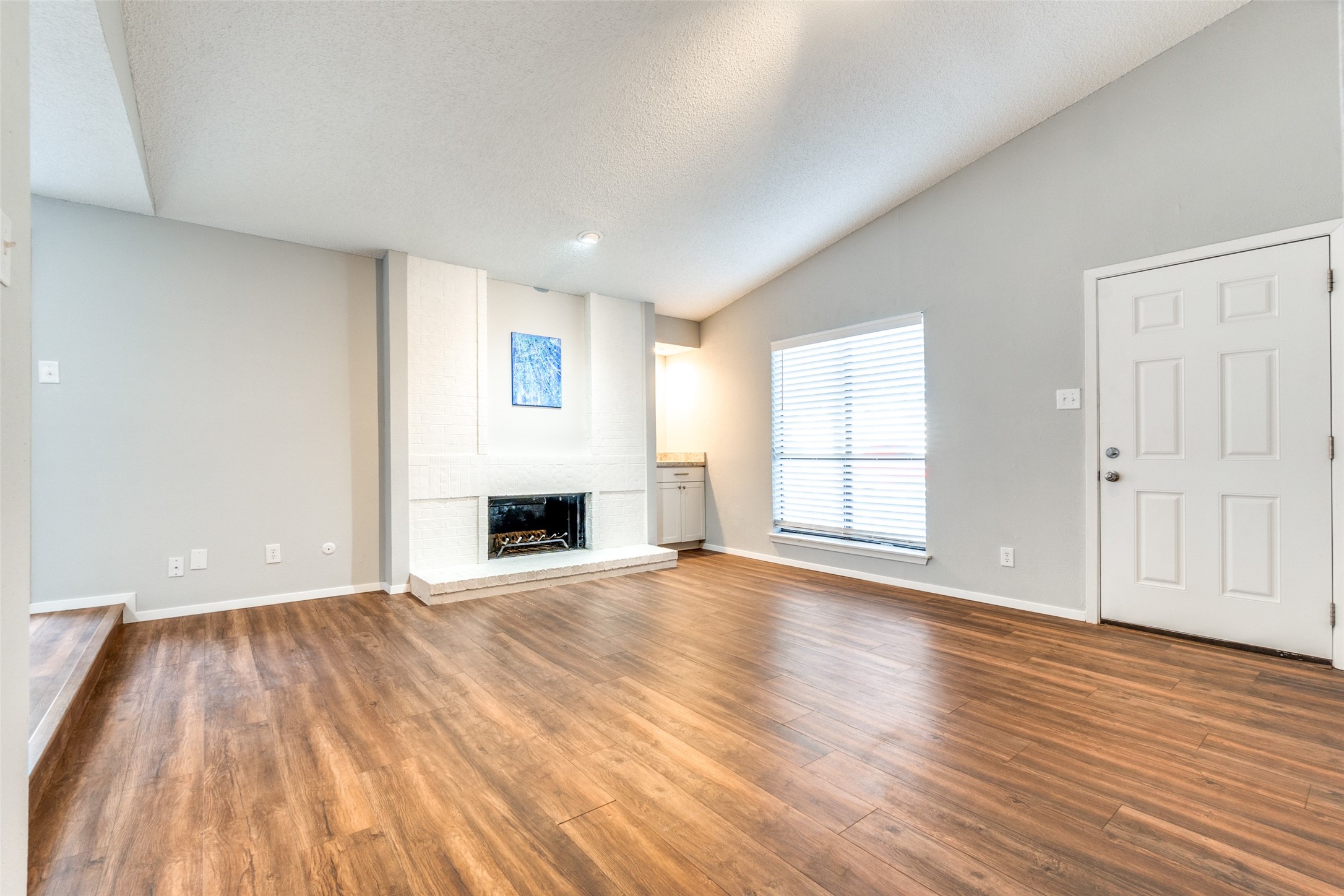 6646 E Lovers Lane 102