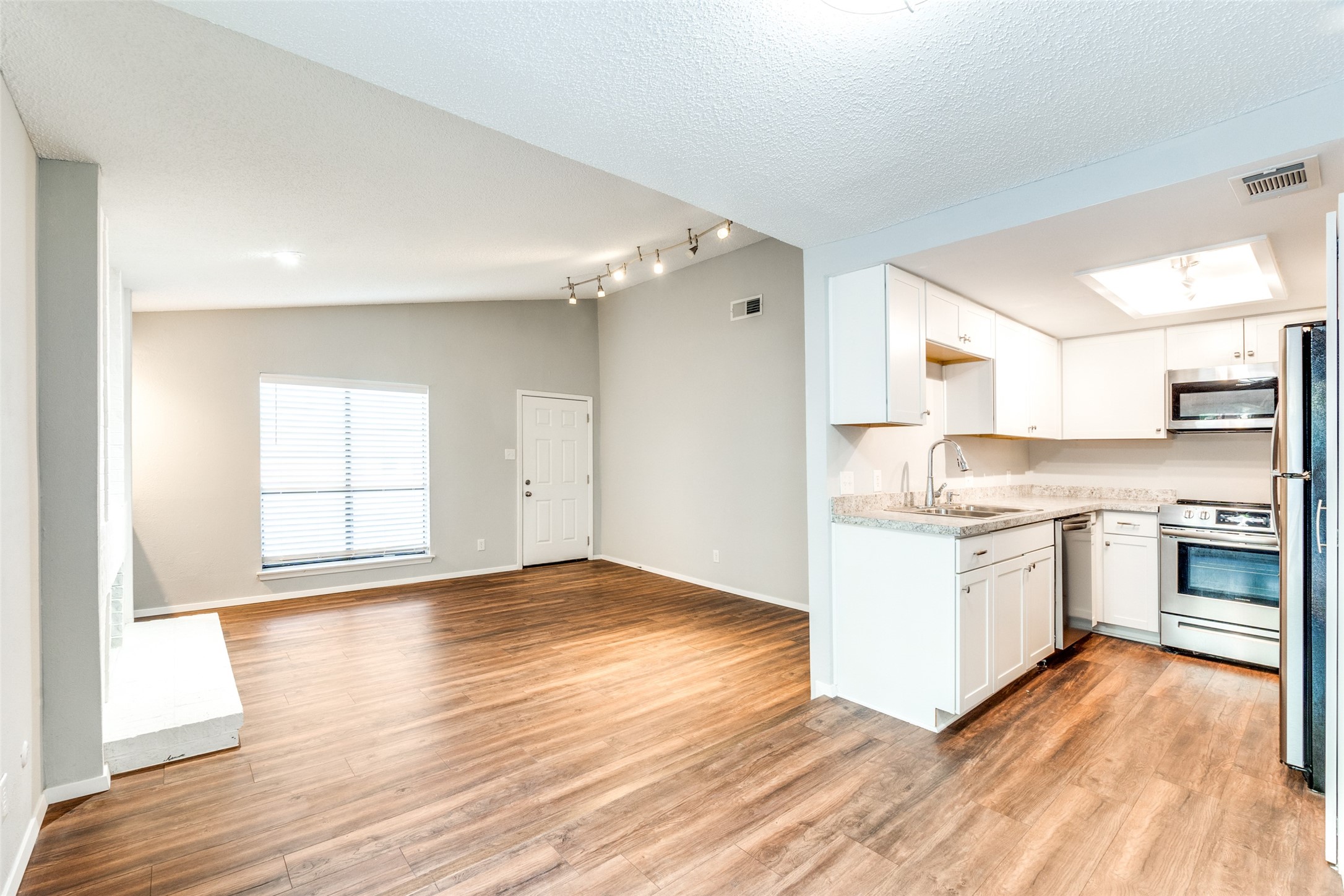 6646 E Lovers Lane 102