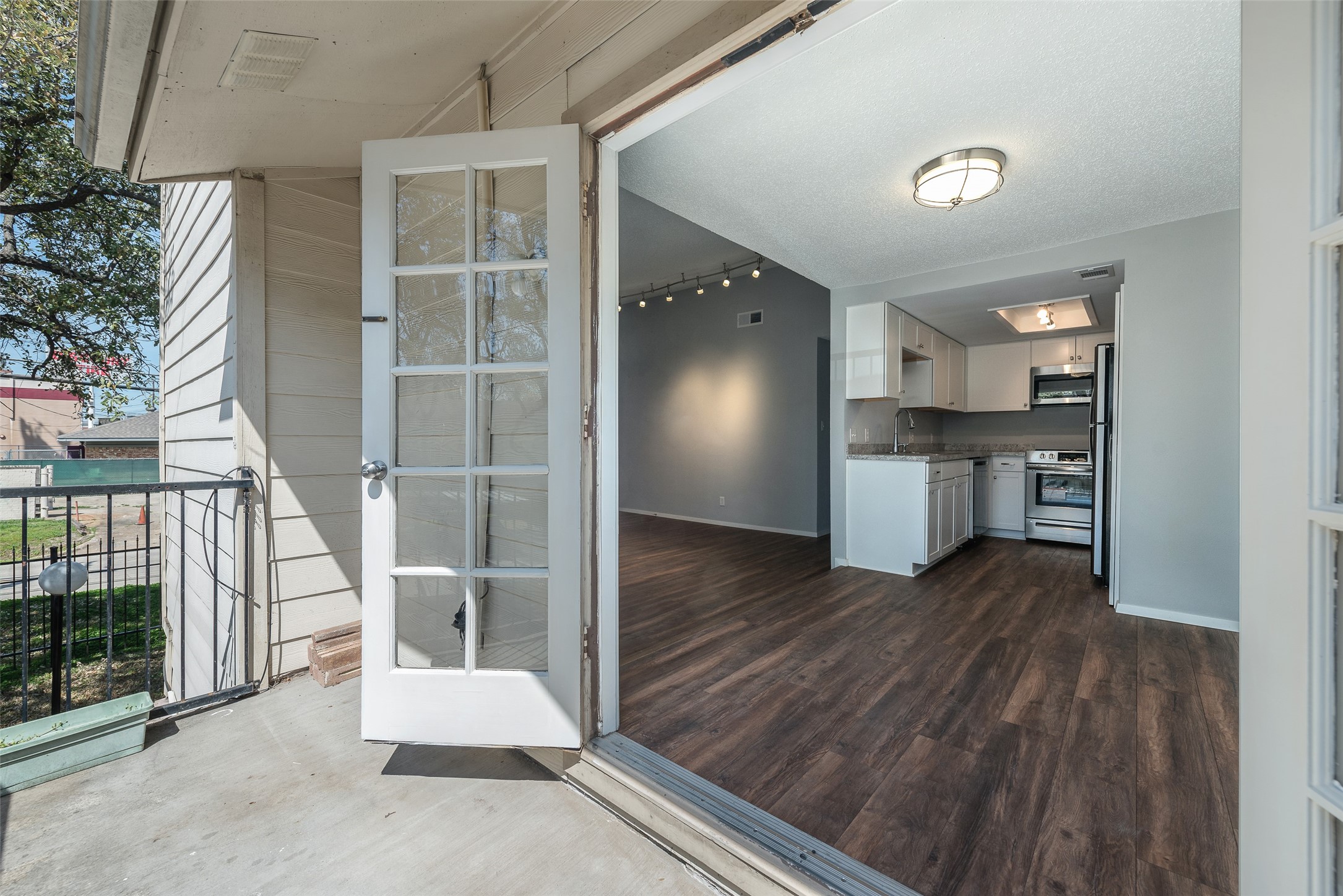 6646 E Lovers Lane 102
