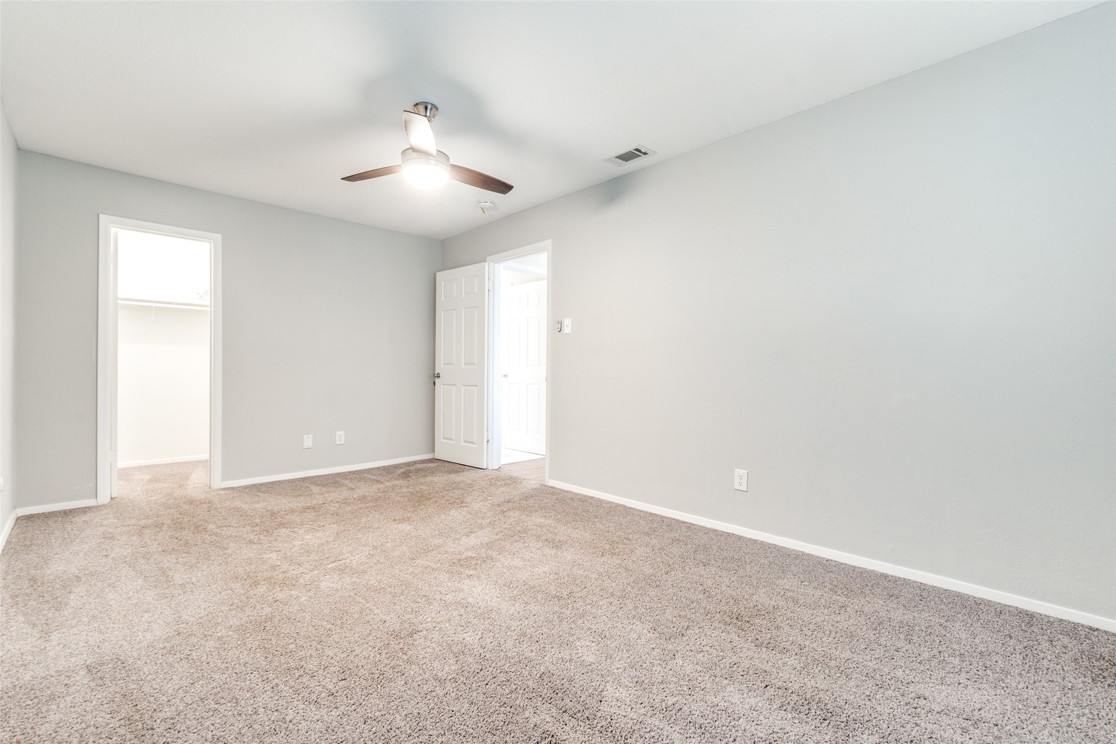 6646 E Lovers Lane 102