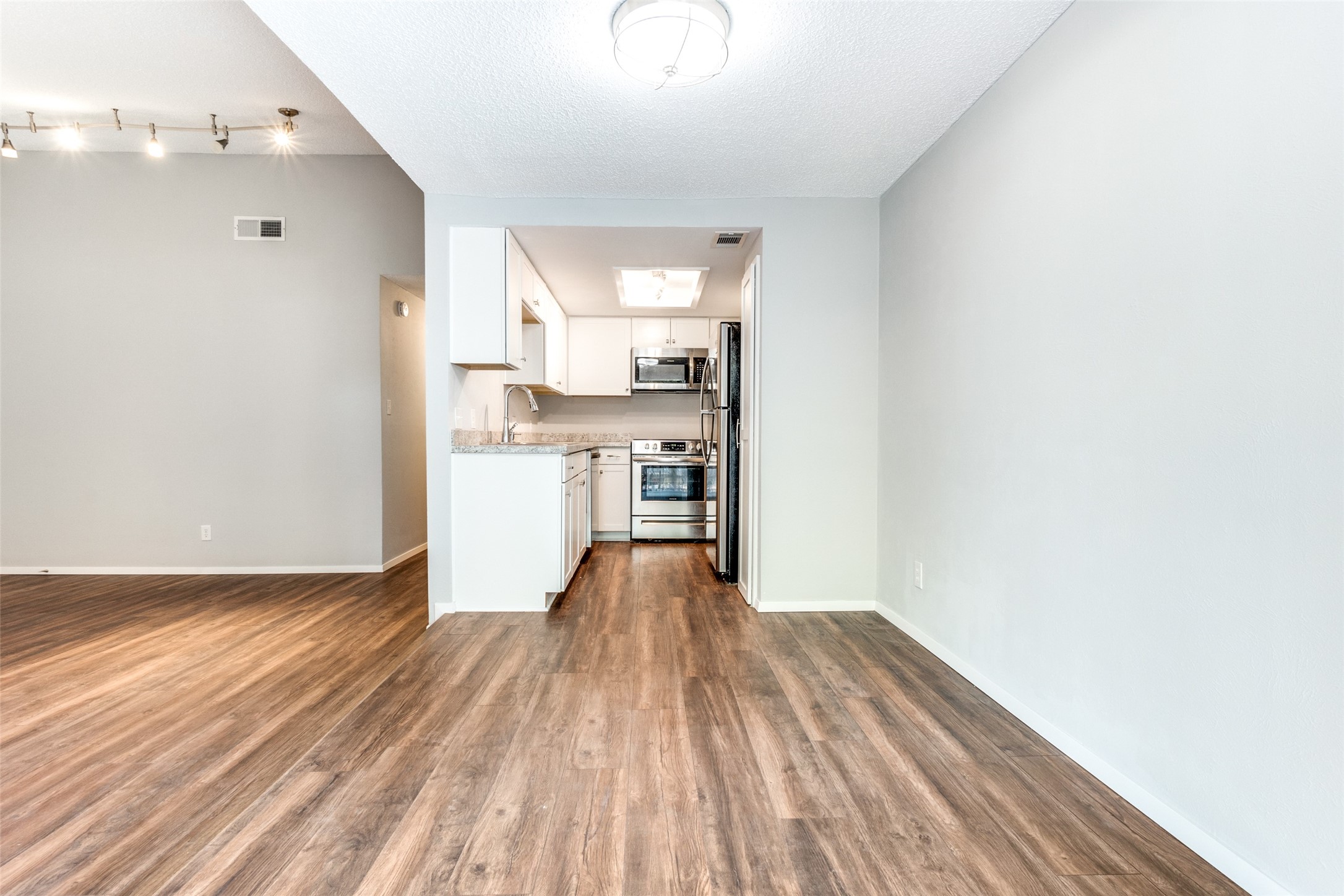 6646 E Lovers Lane 102
