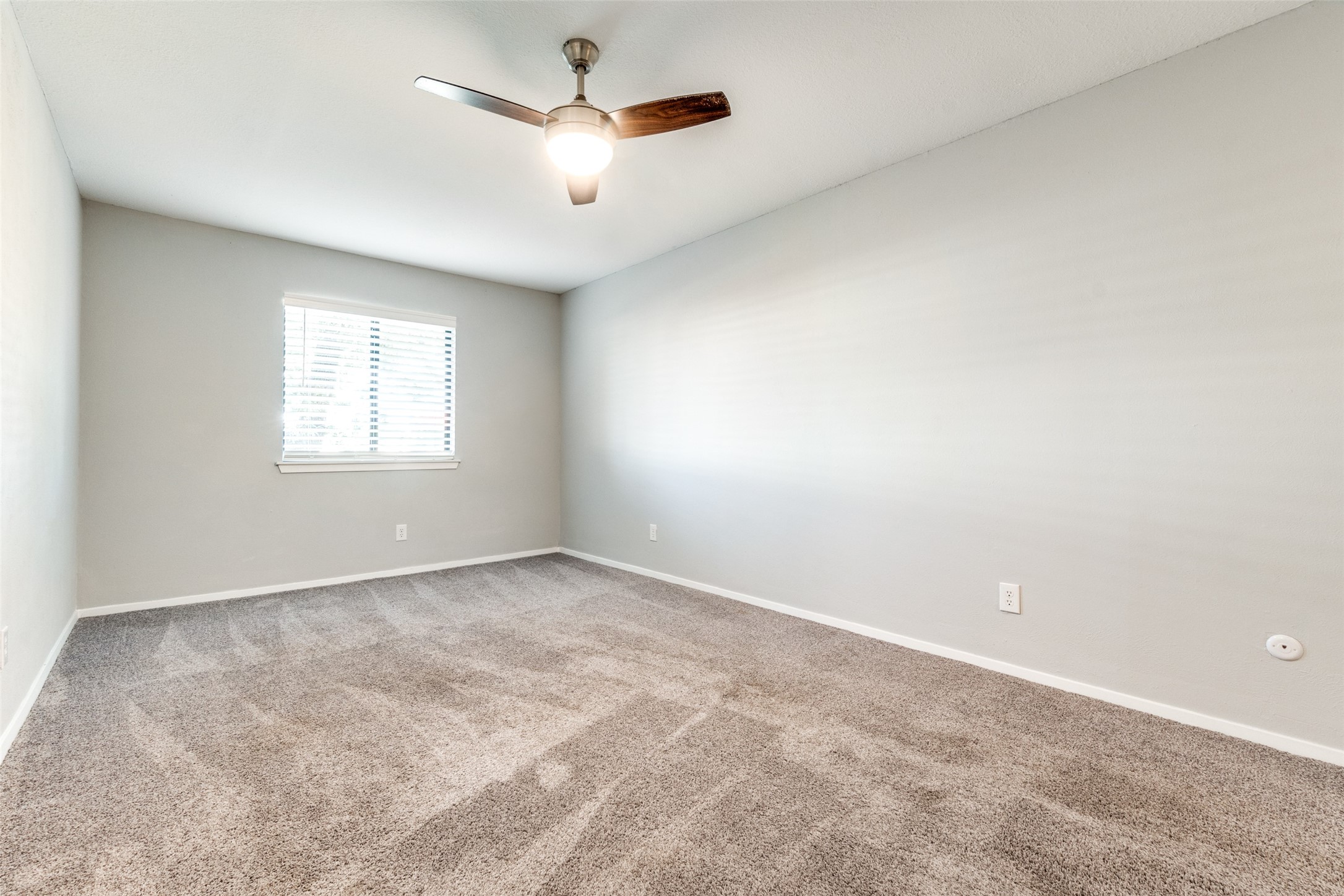 6646 E Lovers Lane 102