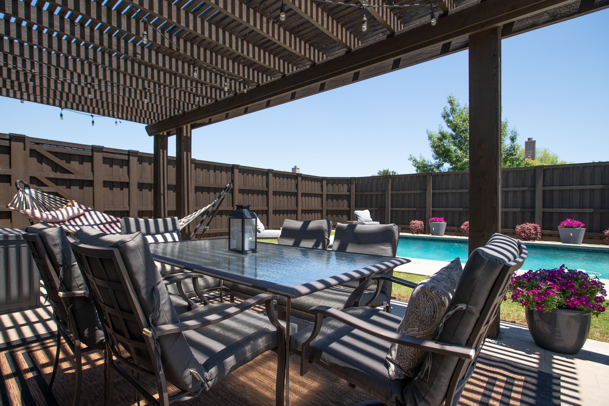 7822 Glencrest Drive