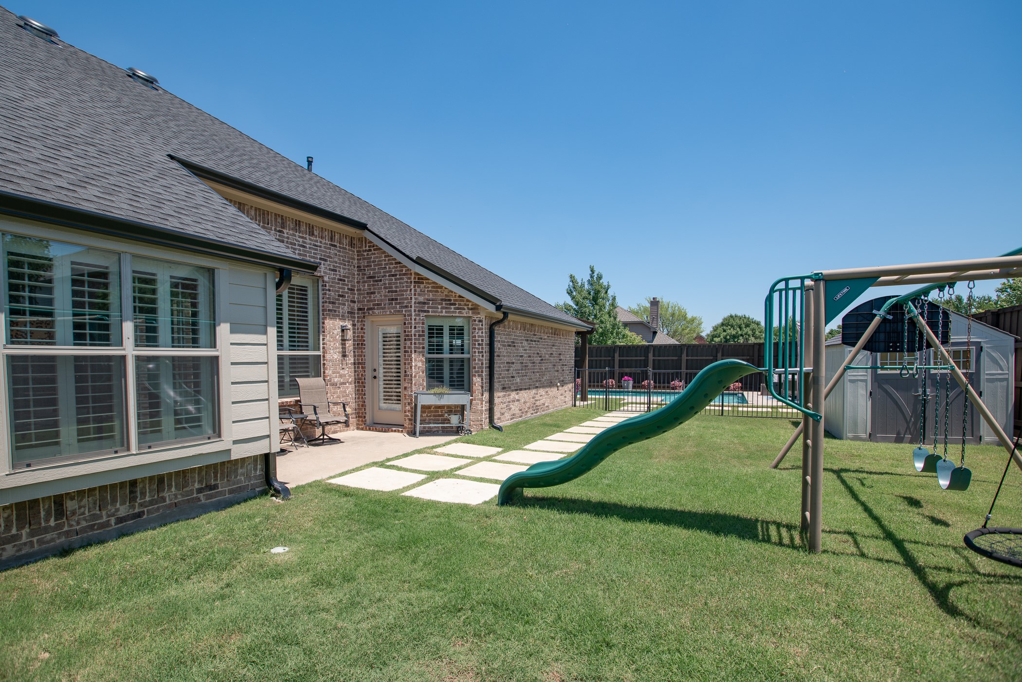 7822 Glencrest Drive