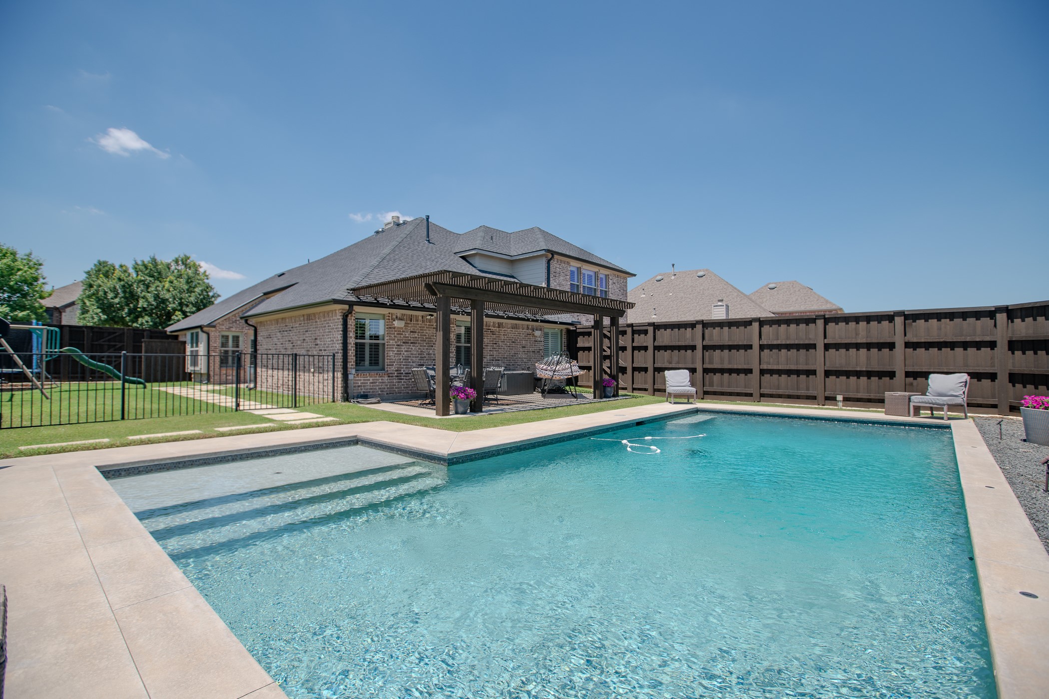 7822 Glencrest Drive