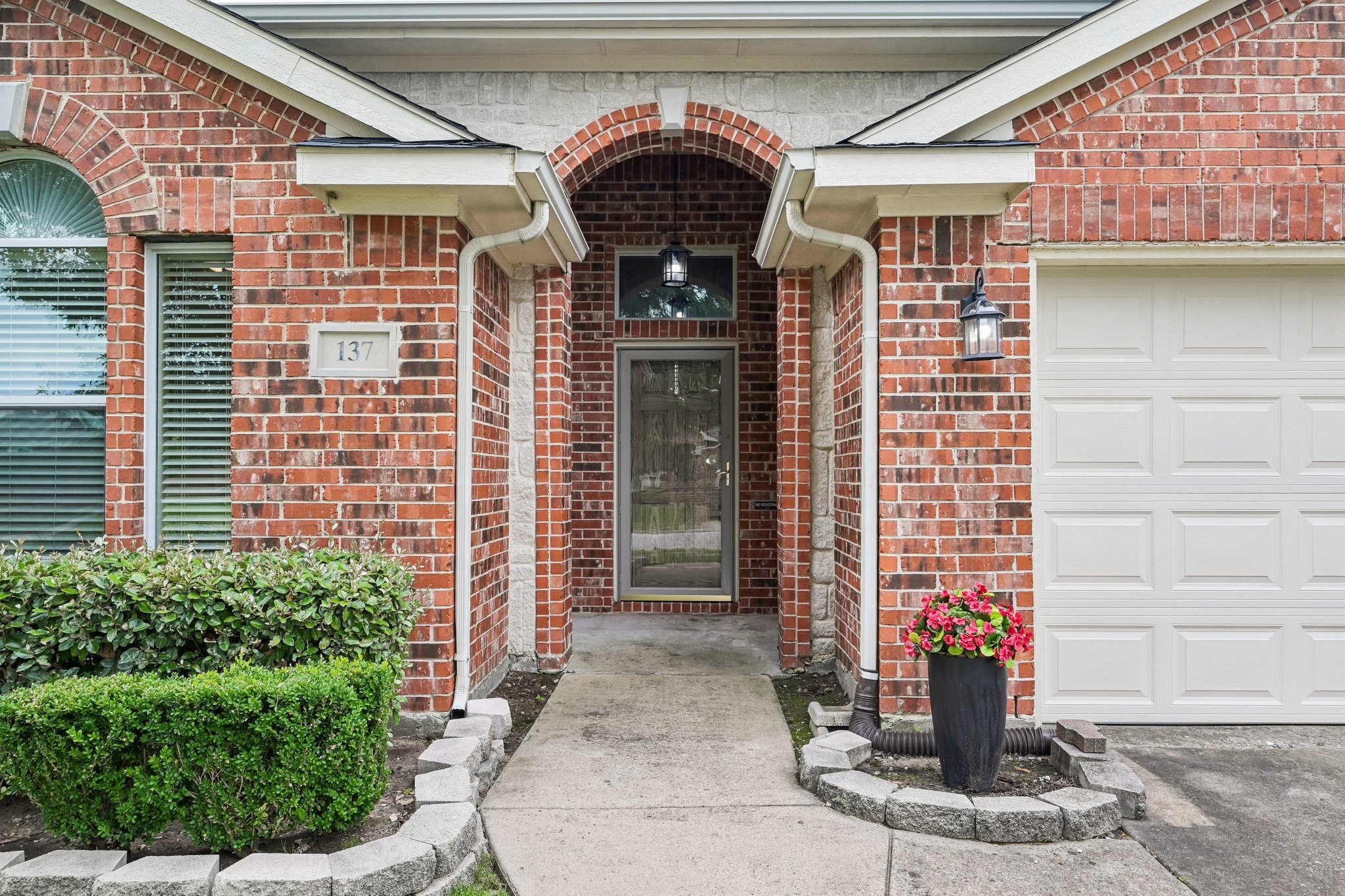 137 Tomahawk Drive