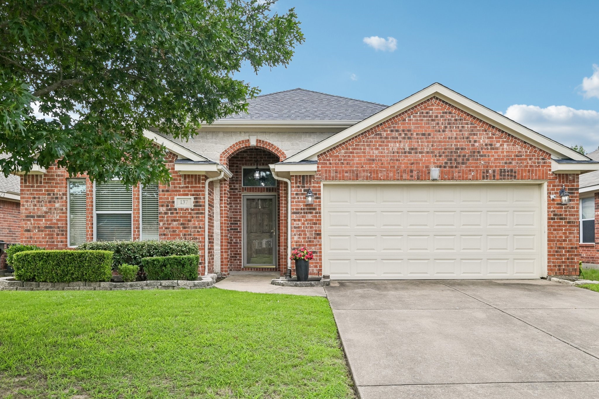 137 Tomahawk Drive