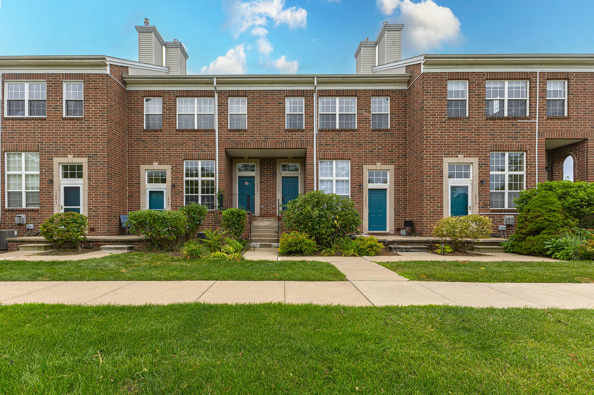 1870 Lindsay Lane