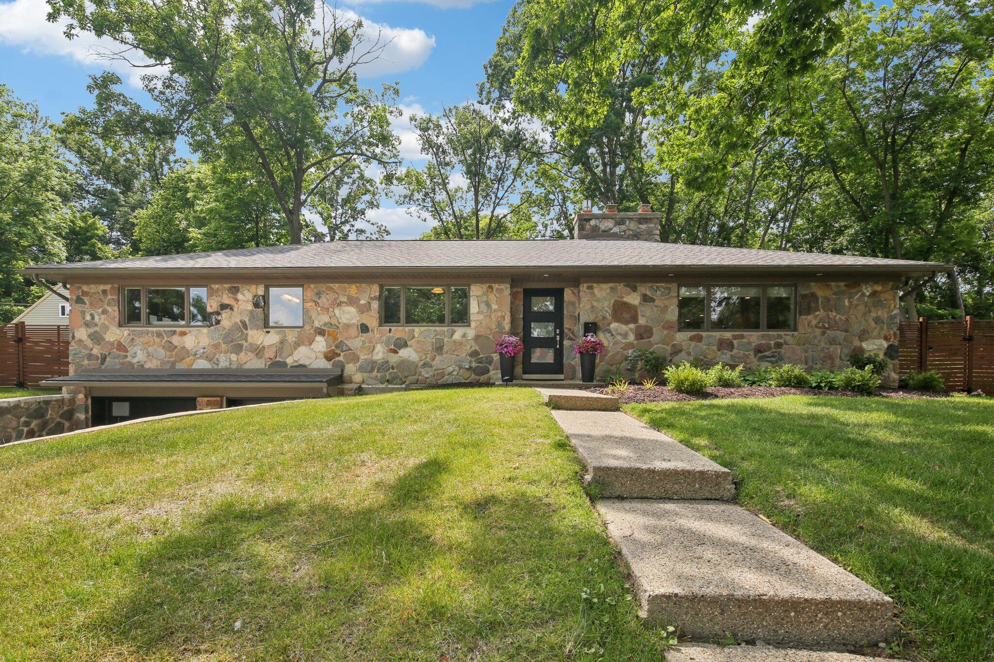 1214 S 7th Street