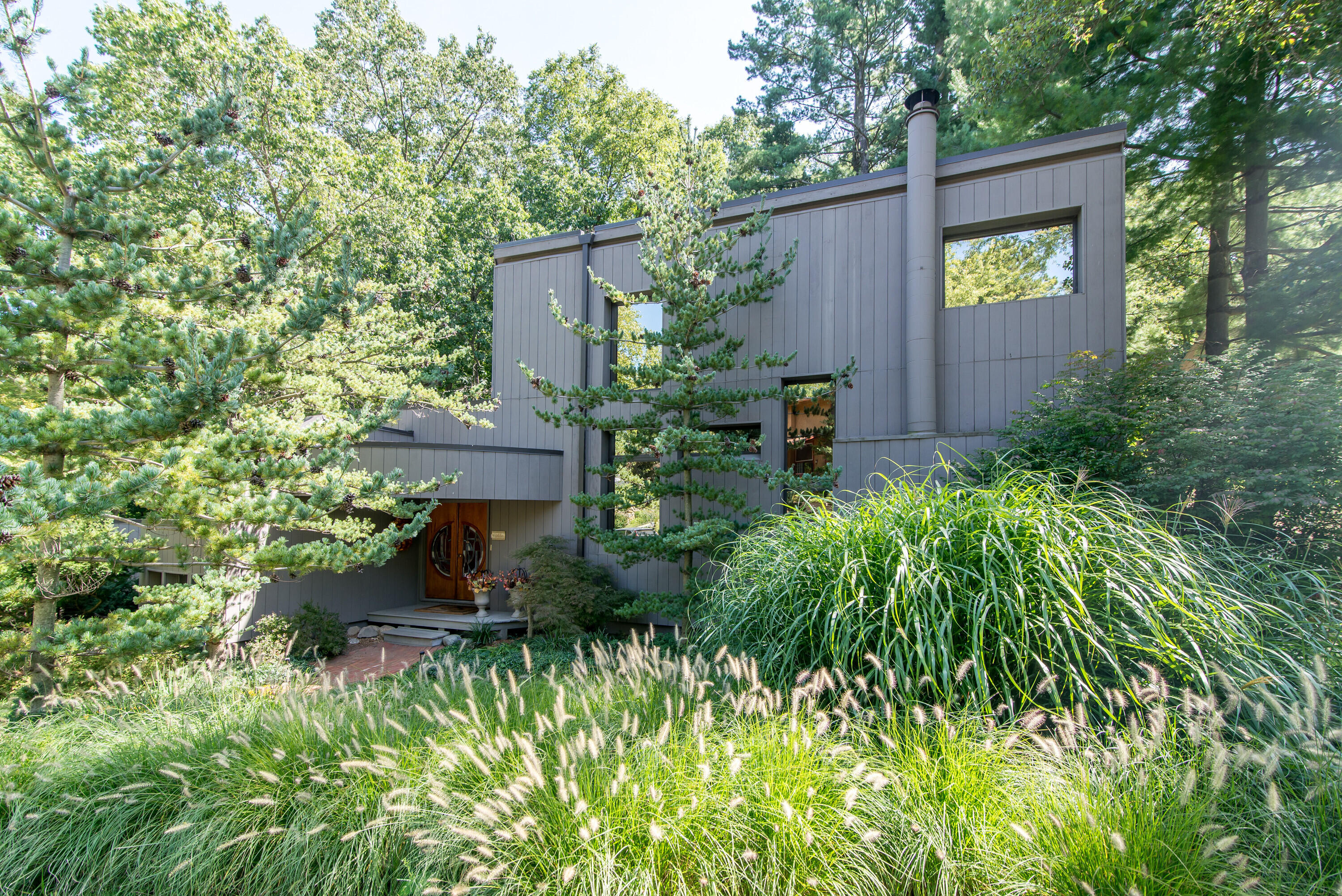 1320 Orkney Drive, Drive