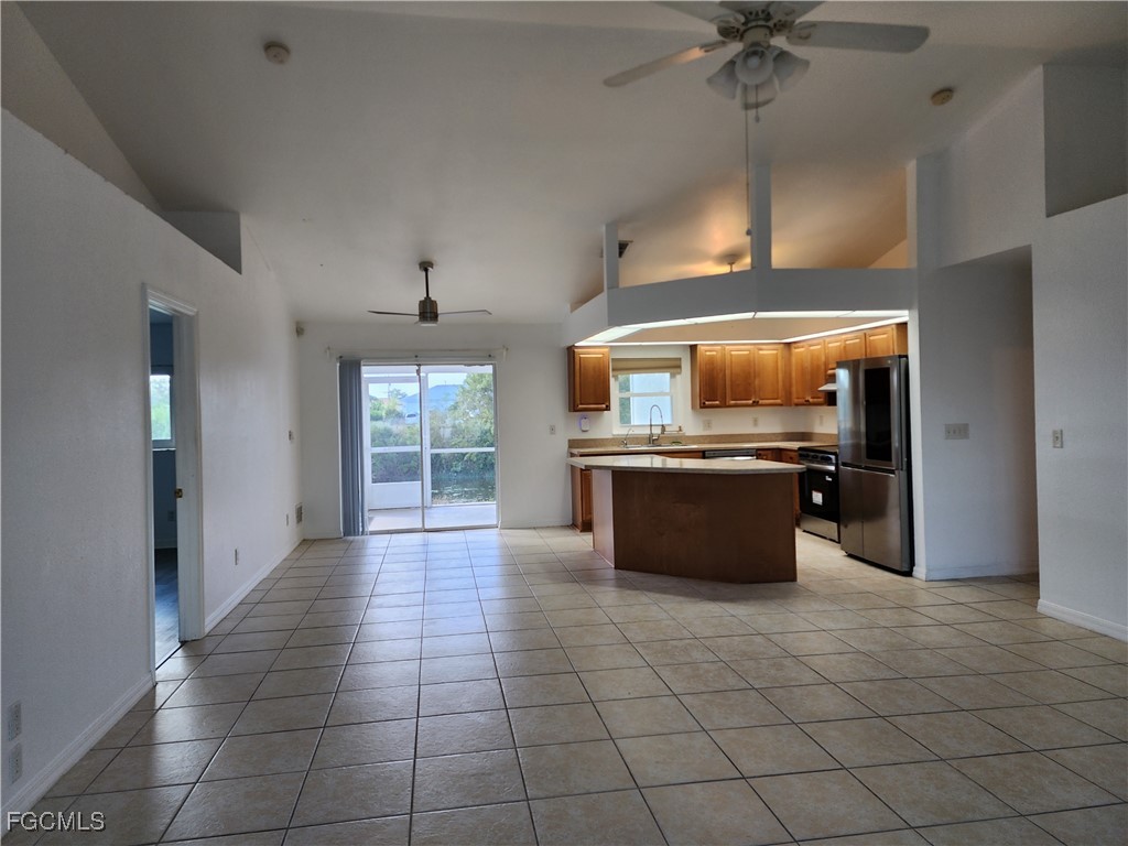 1214 NE 14th AVE