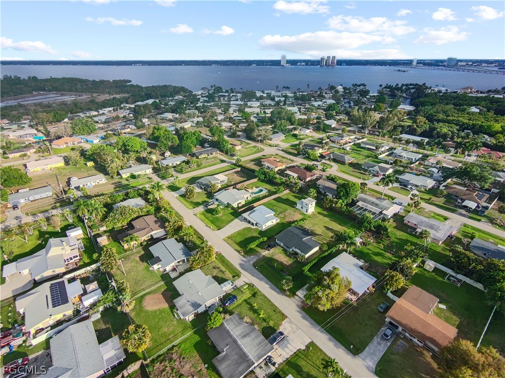 48 Victoria DR