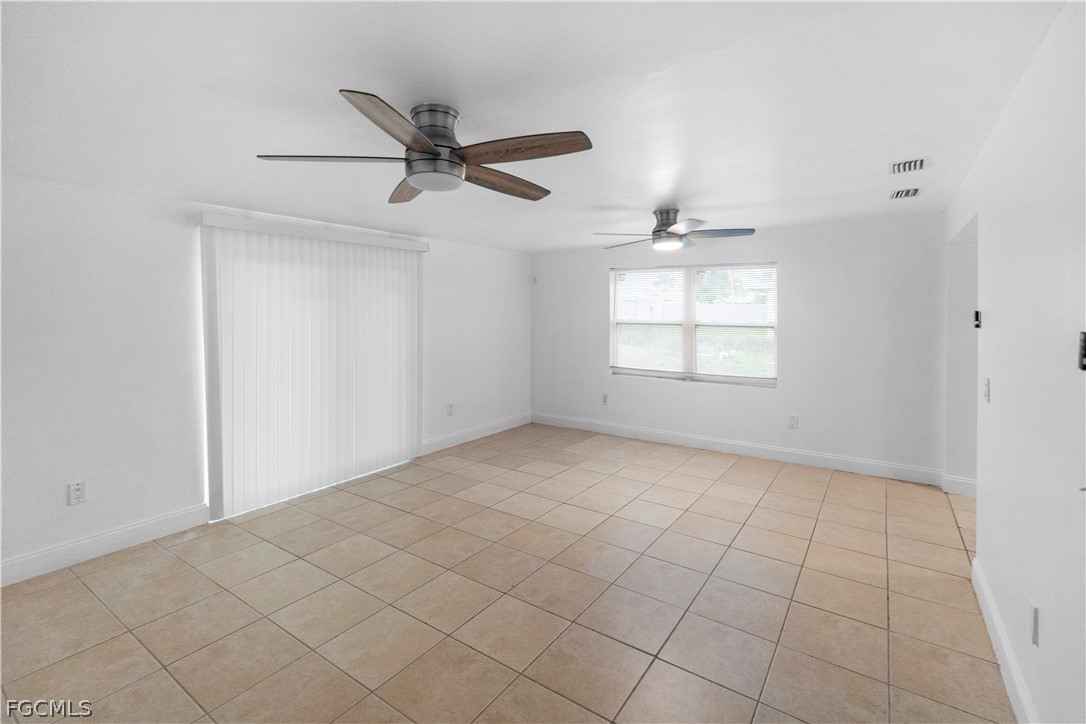 48 Victoria DR