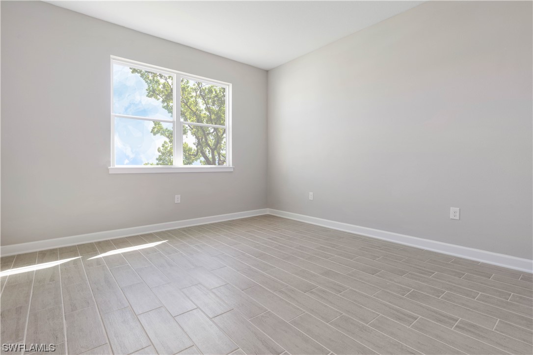 300 NW 4th AVE