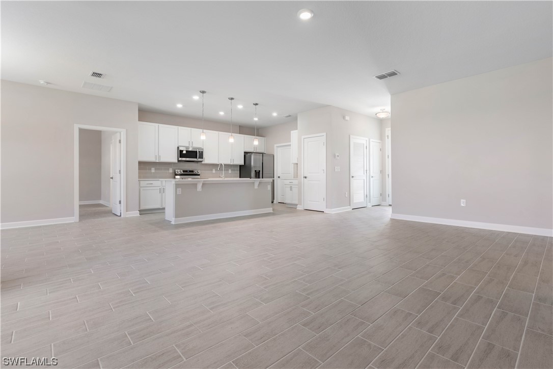 300 NW 4th AVE