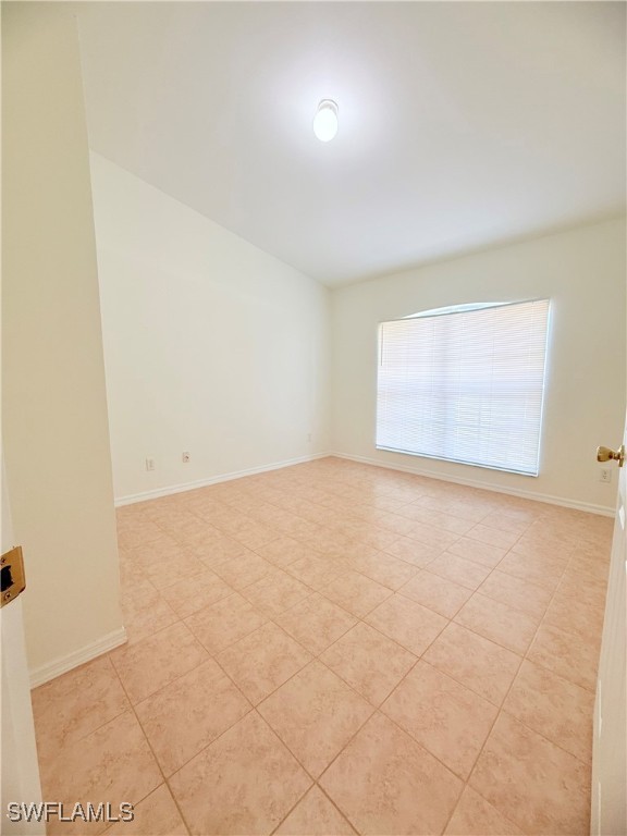 2452 NW 9th ST