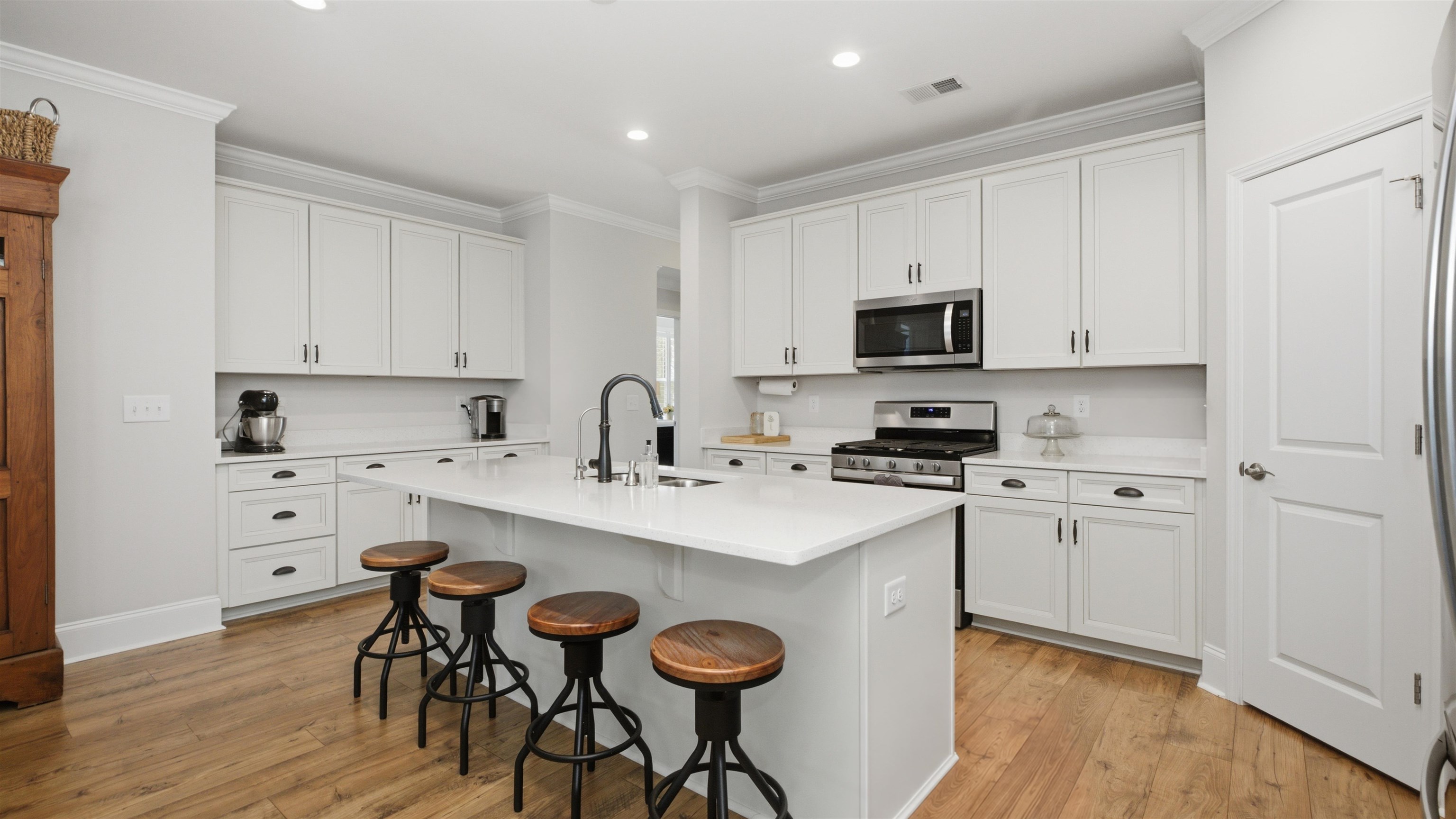 1815 Tryon Dr