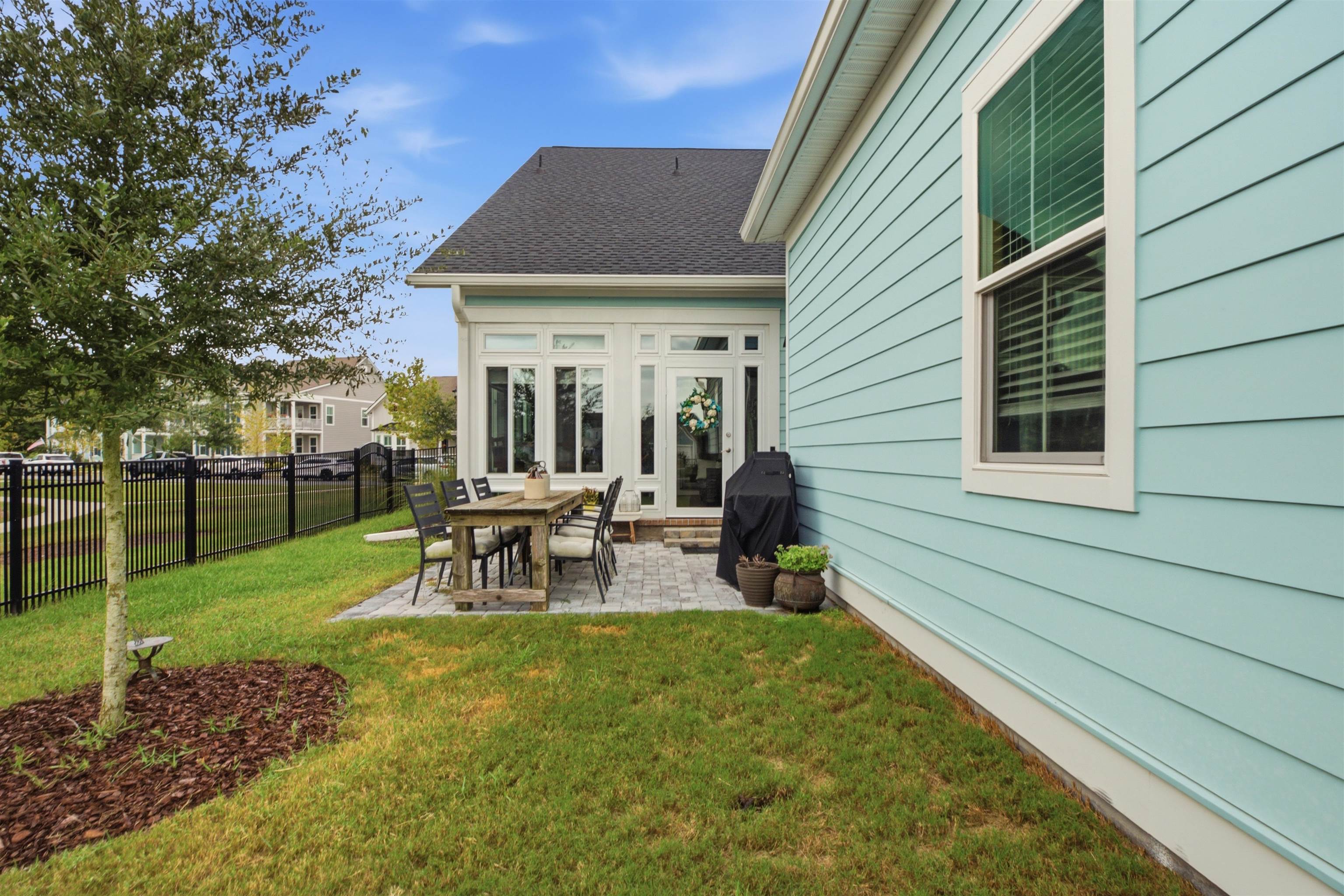 1815 Tryon Dr
