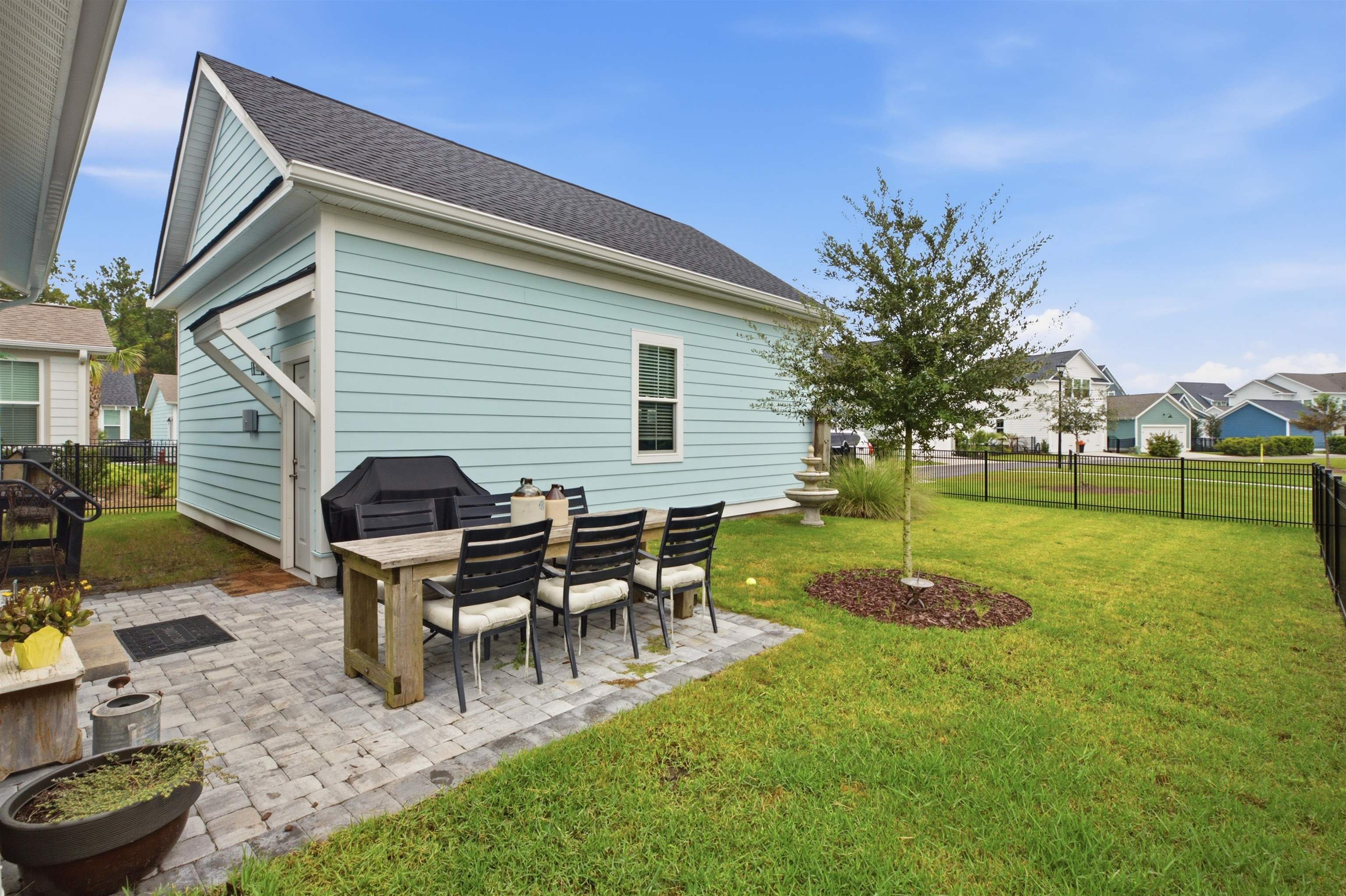 1815 Tryon Dr
