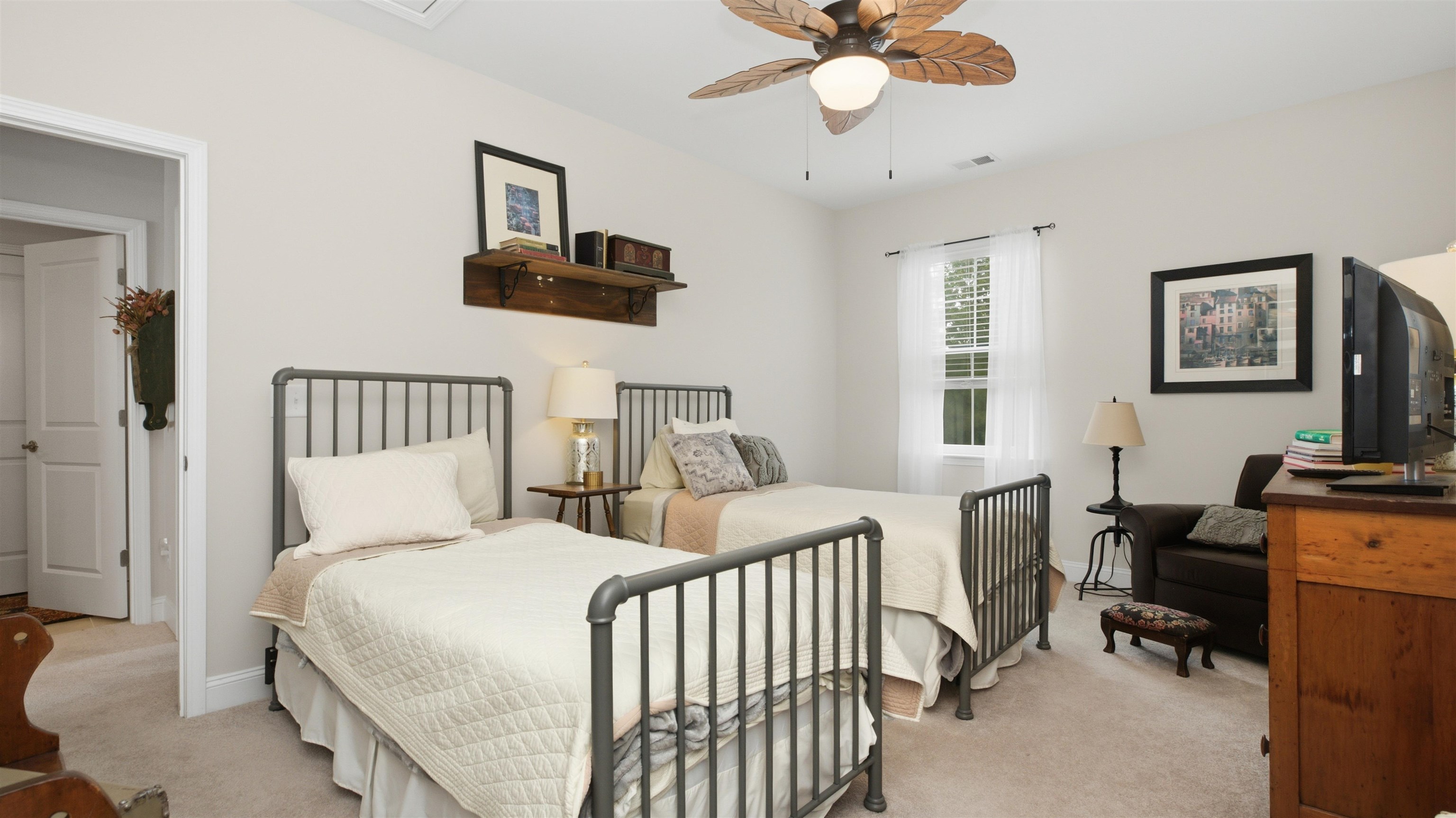 1815 Tryon Dr