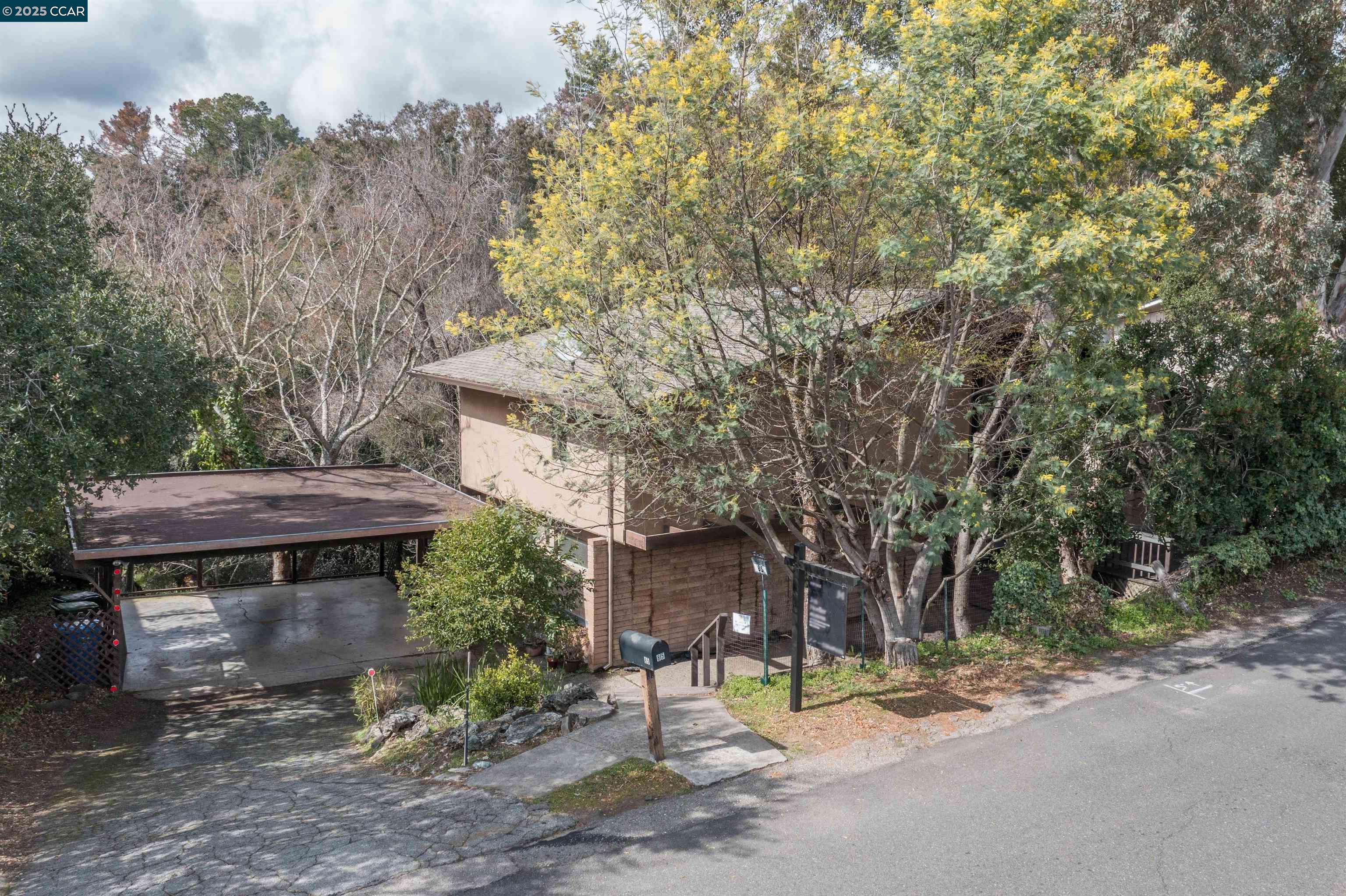 85 Scenic Drive