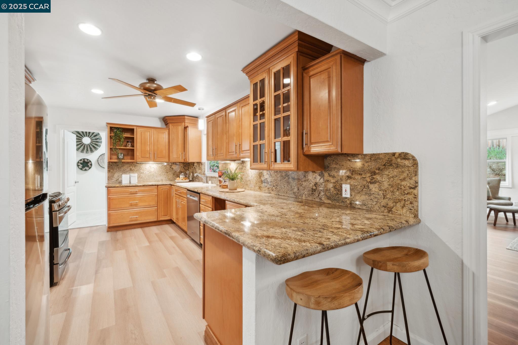 11 Hacienda Cir
