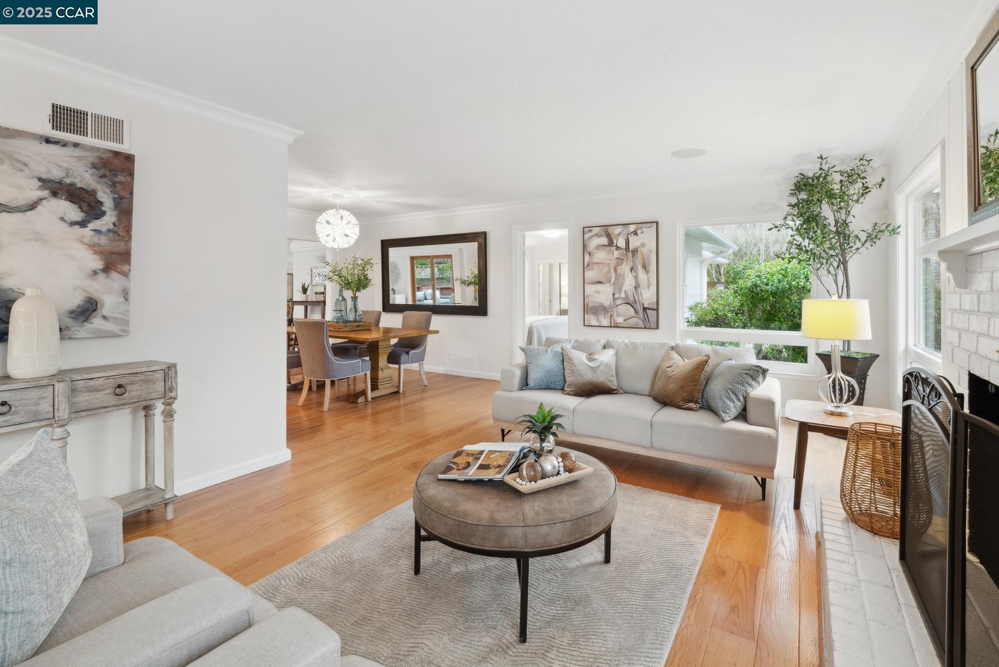 11 Hacienda Cir