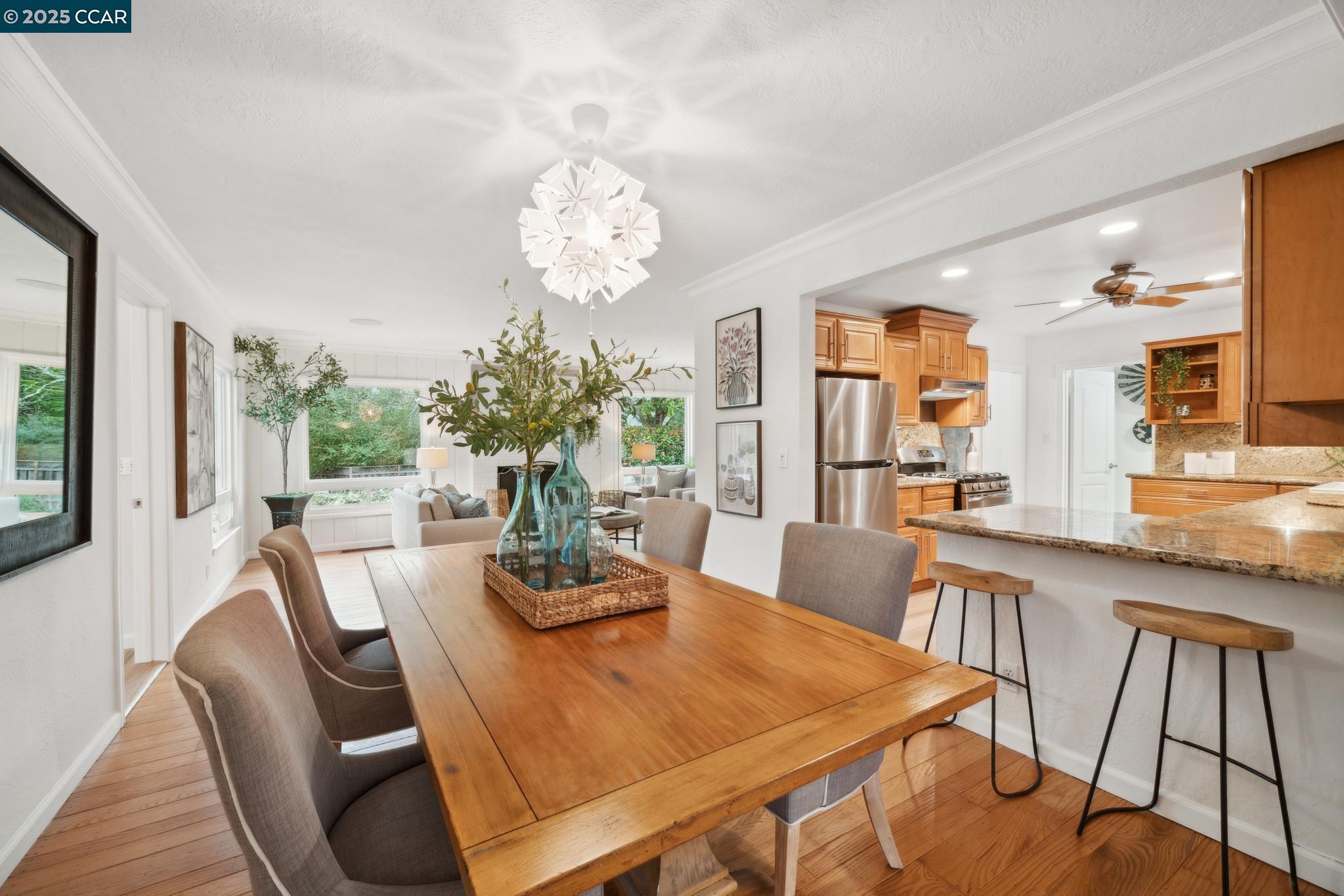 11 Hacienda Cir