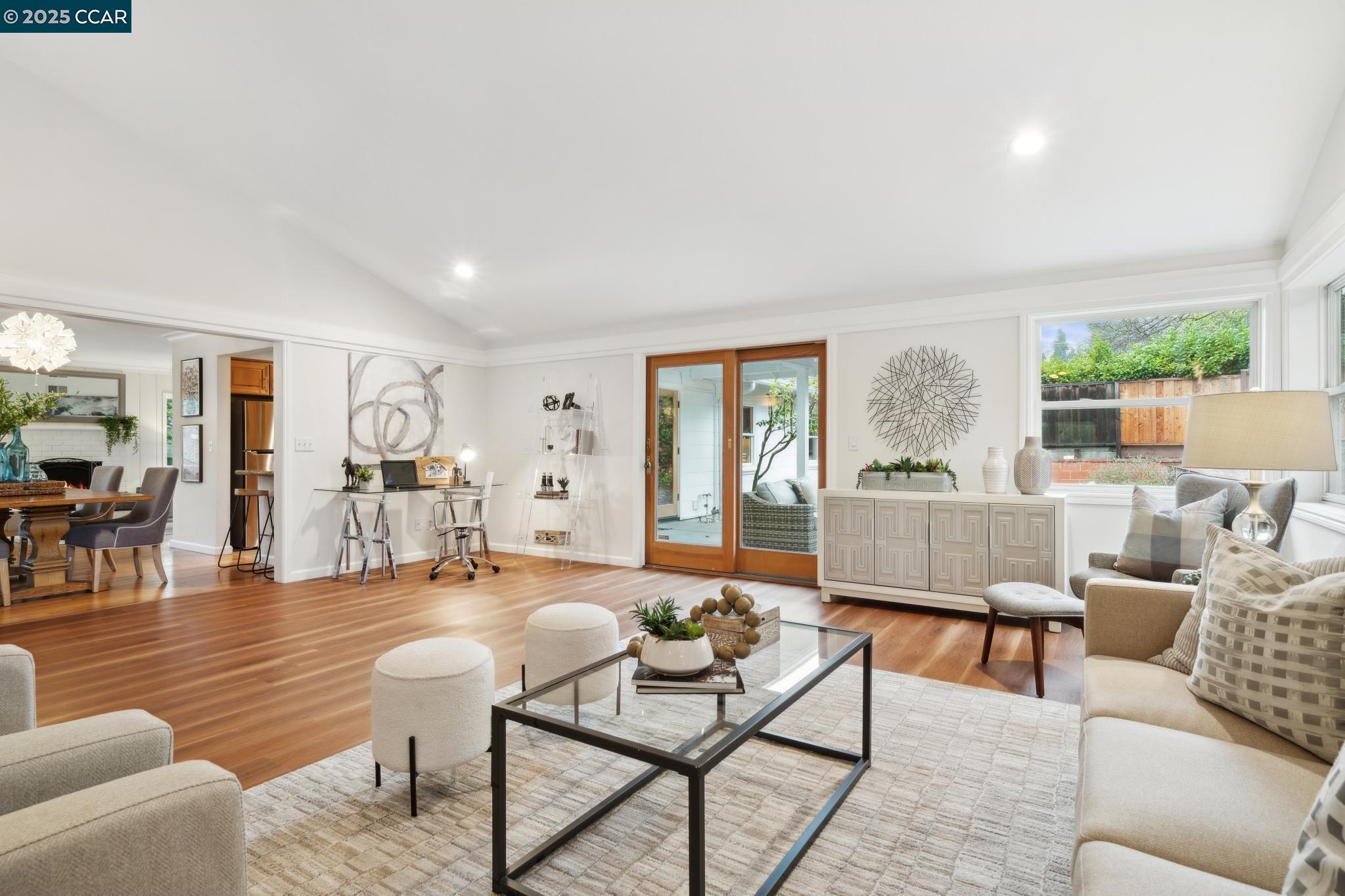 11 Hacienda Cir