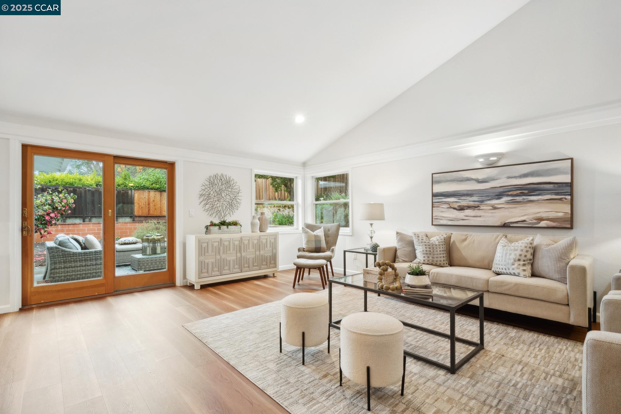 11 Hacienda Cir