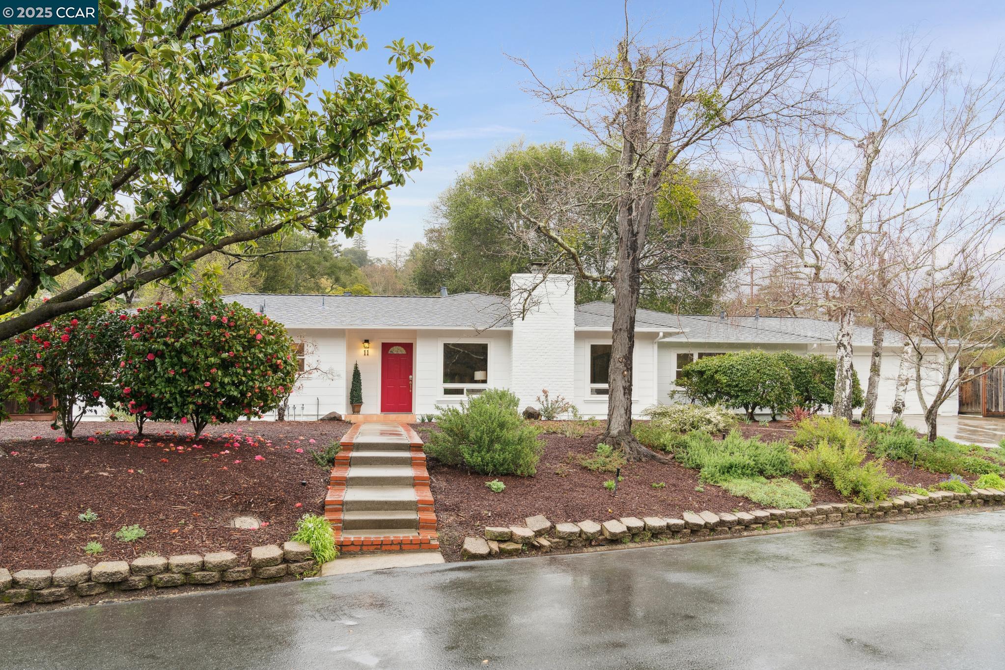 11 Hacienda Cir