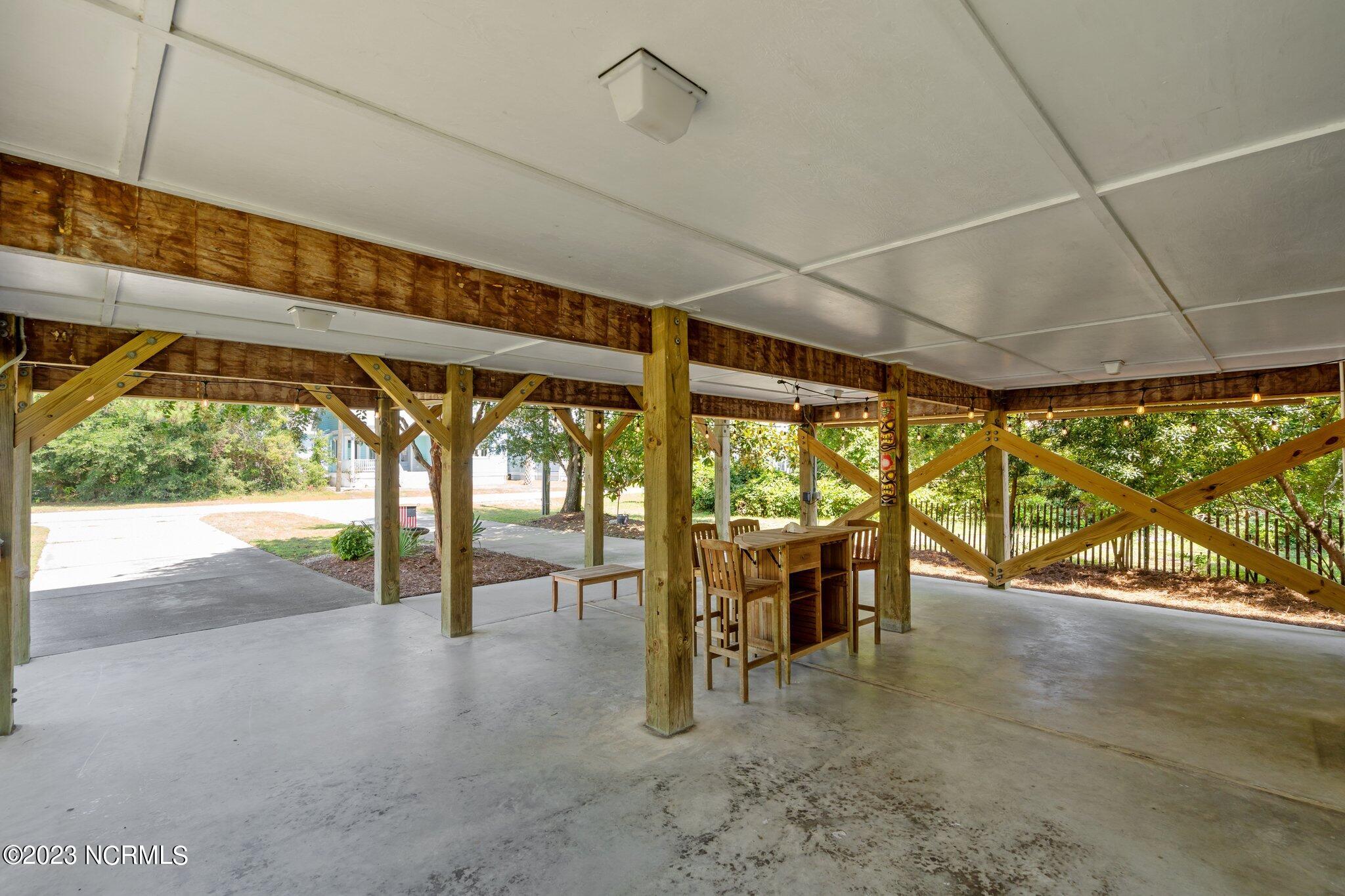 905 Ocean Boulevard, 2