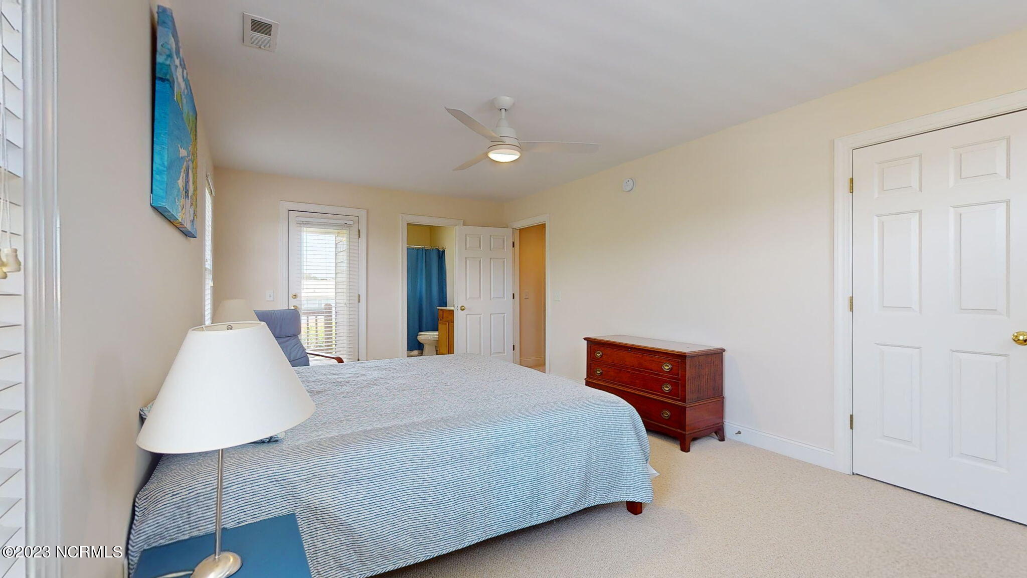 905 Ocean Boulevard, 2