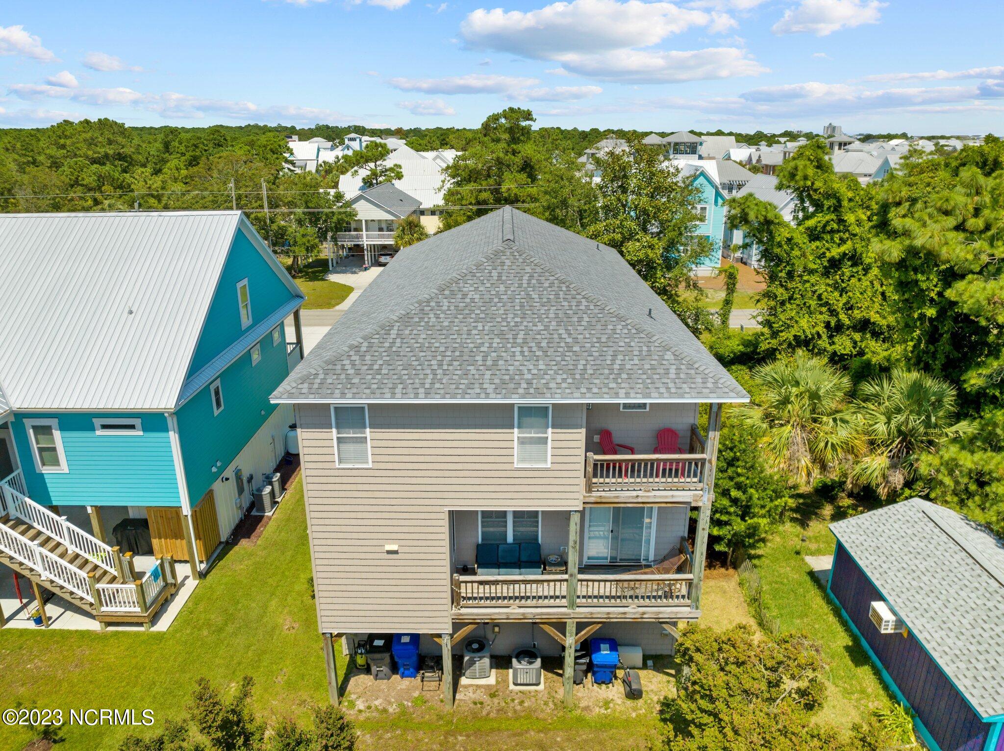 905 Ocean Boulevard, 2