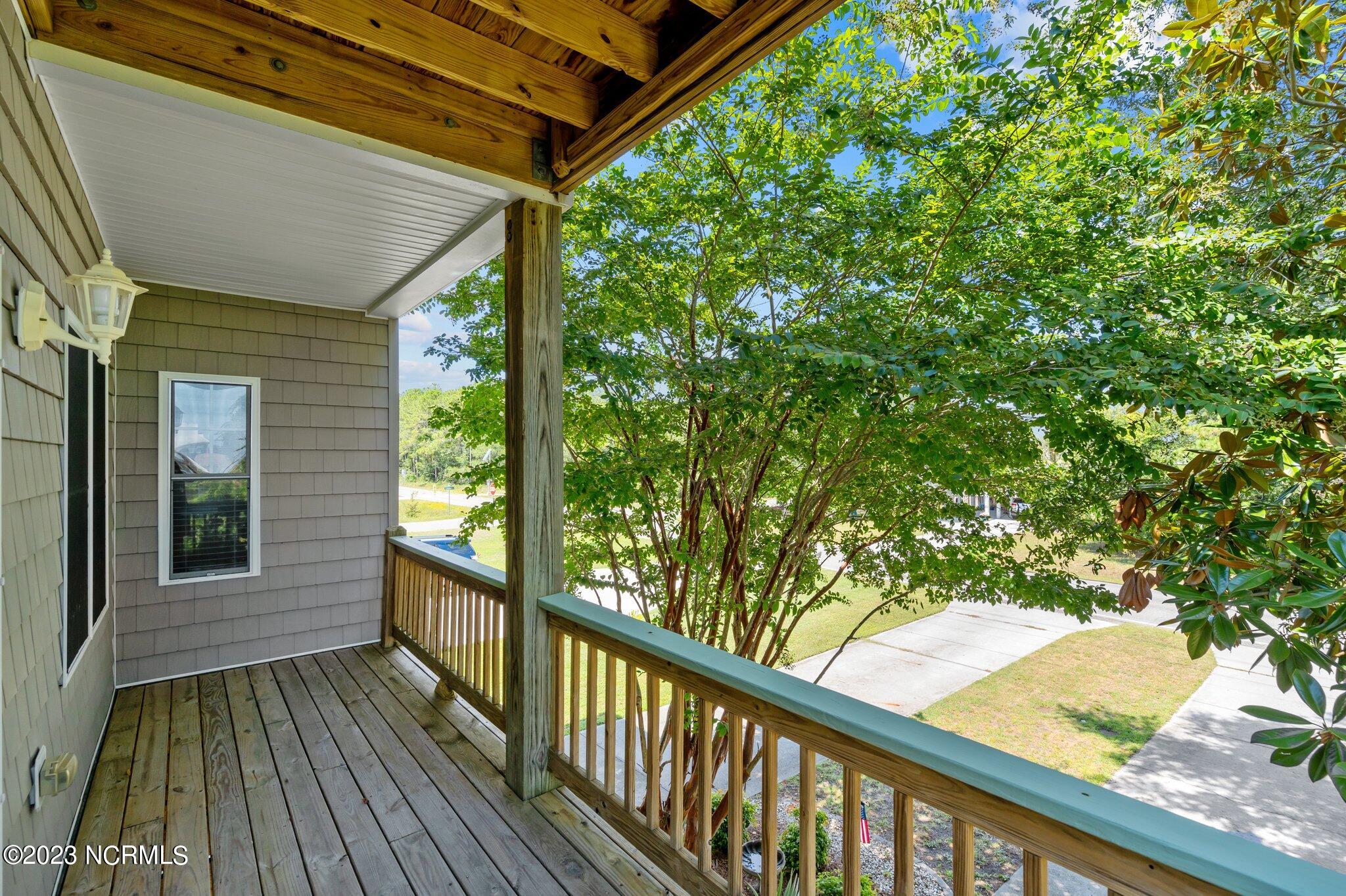 905 Ocean Boulevard, 2