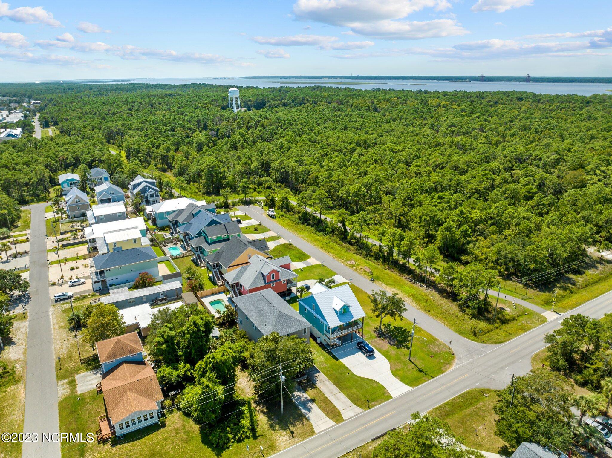 905 Ocean Boulevard, 2