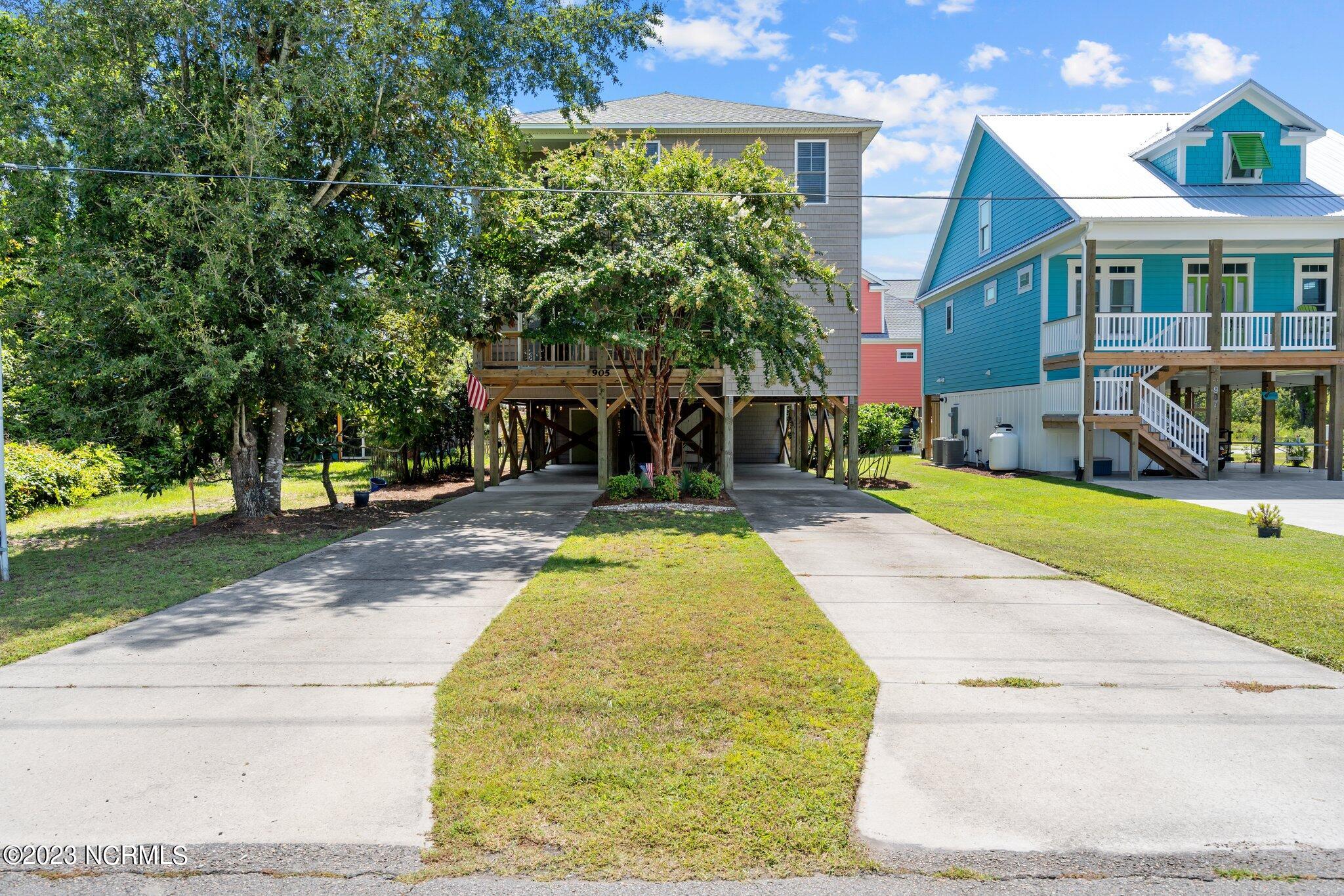 905 Ocean Boulevard, 2