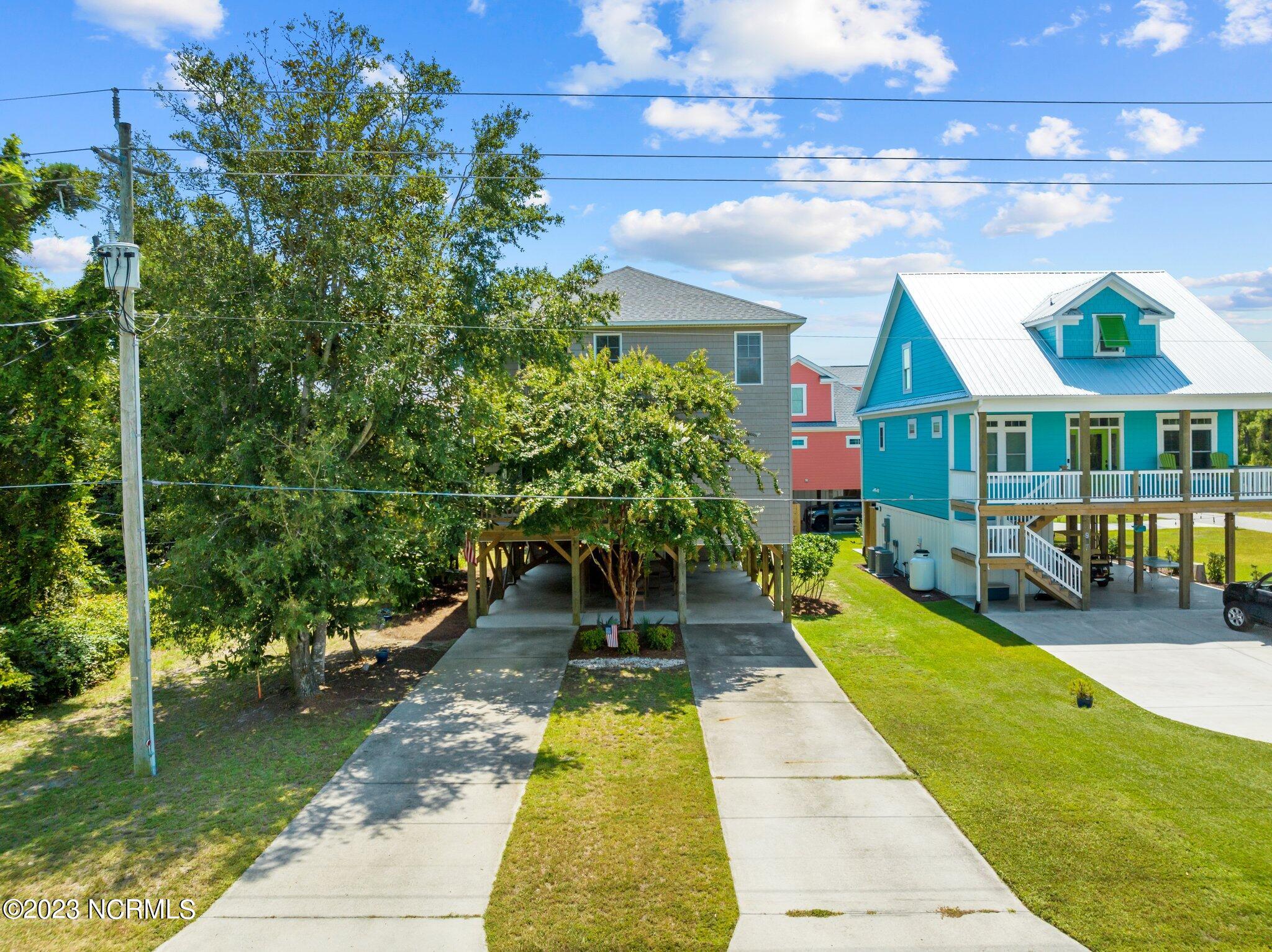 905 Ocean Boulevard, 2